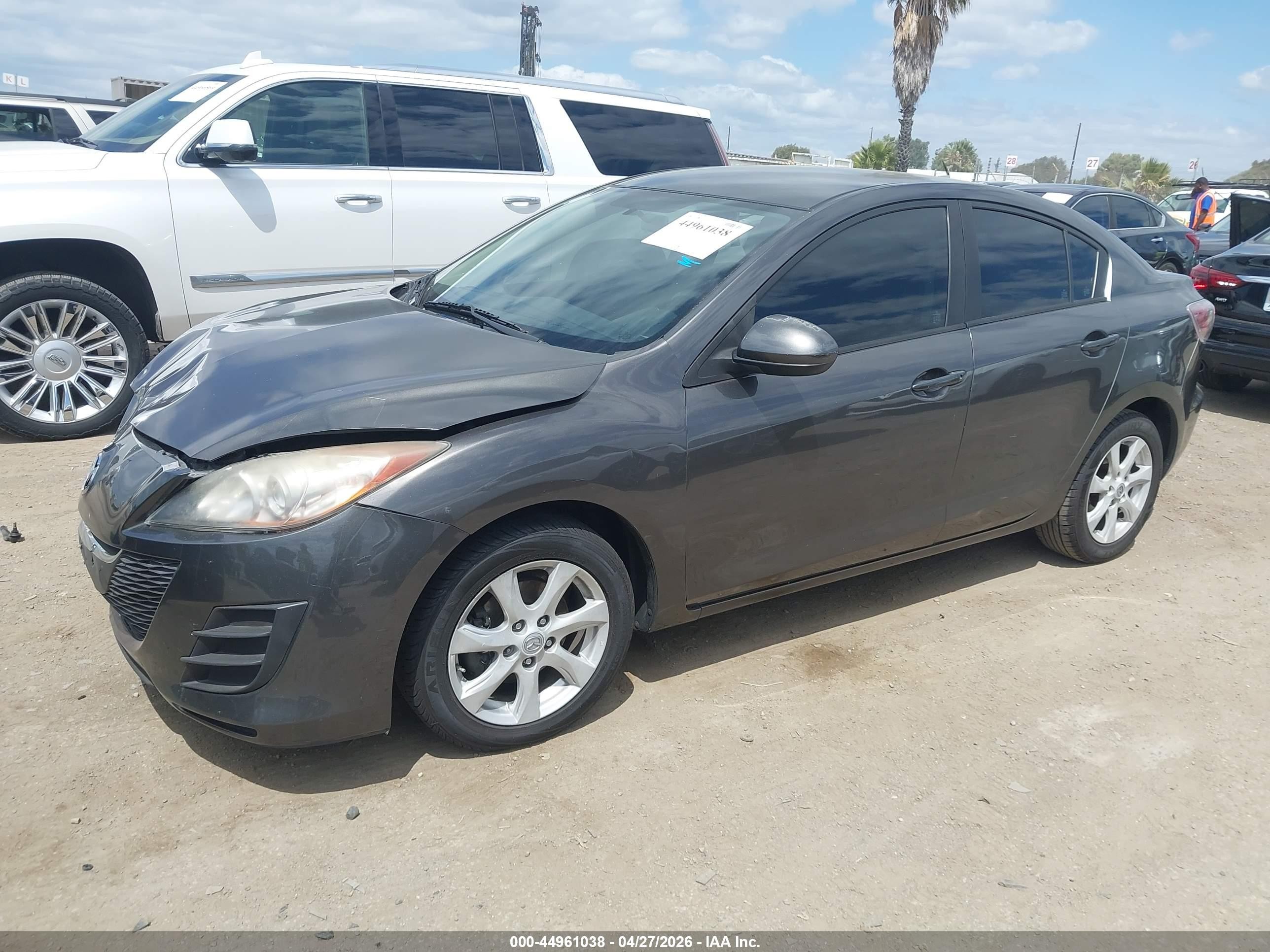 2010 Mazda Mazda3 I Touring Gray vin: JM1BL1SGXA1165713
