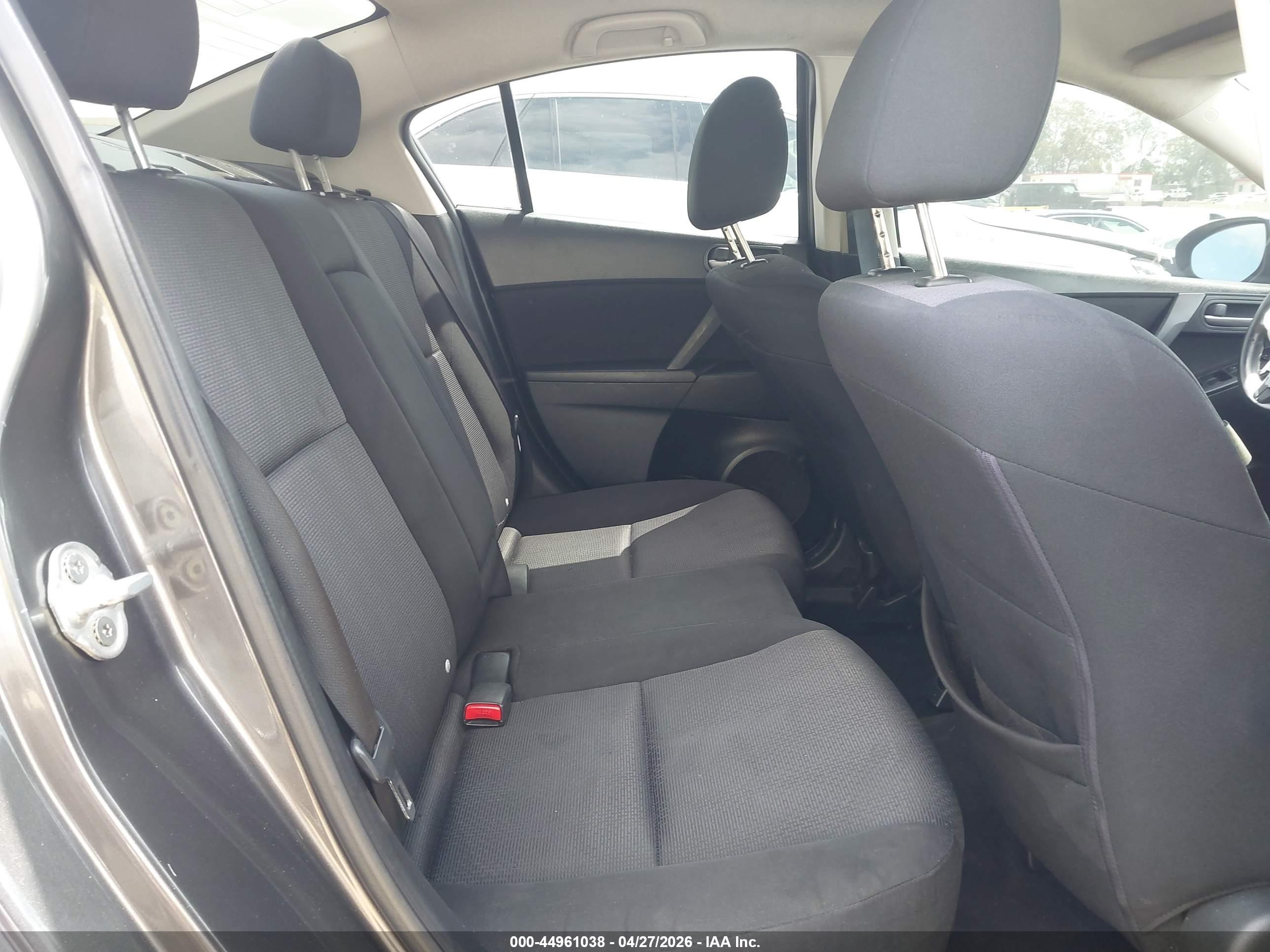 2010 Mazda Mazda3 I Touring Gray vin: JM1BL1SGXA1165713