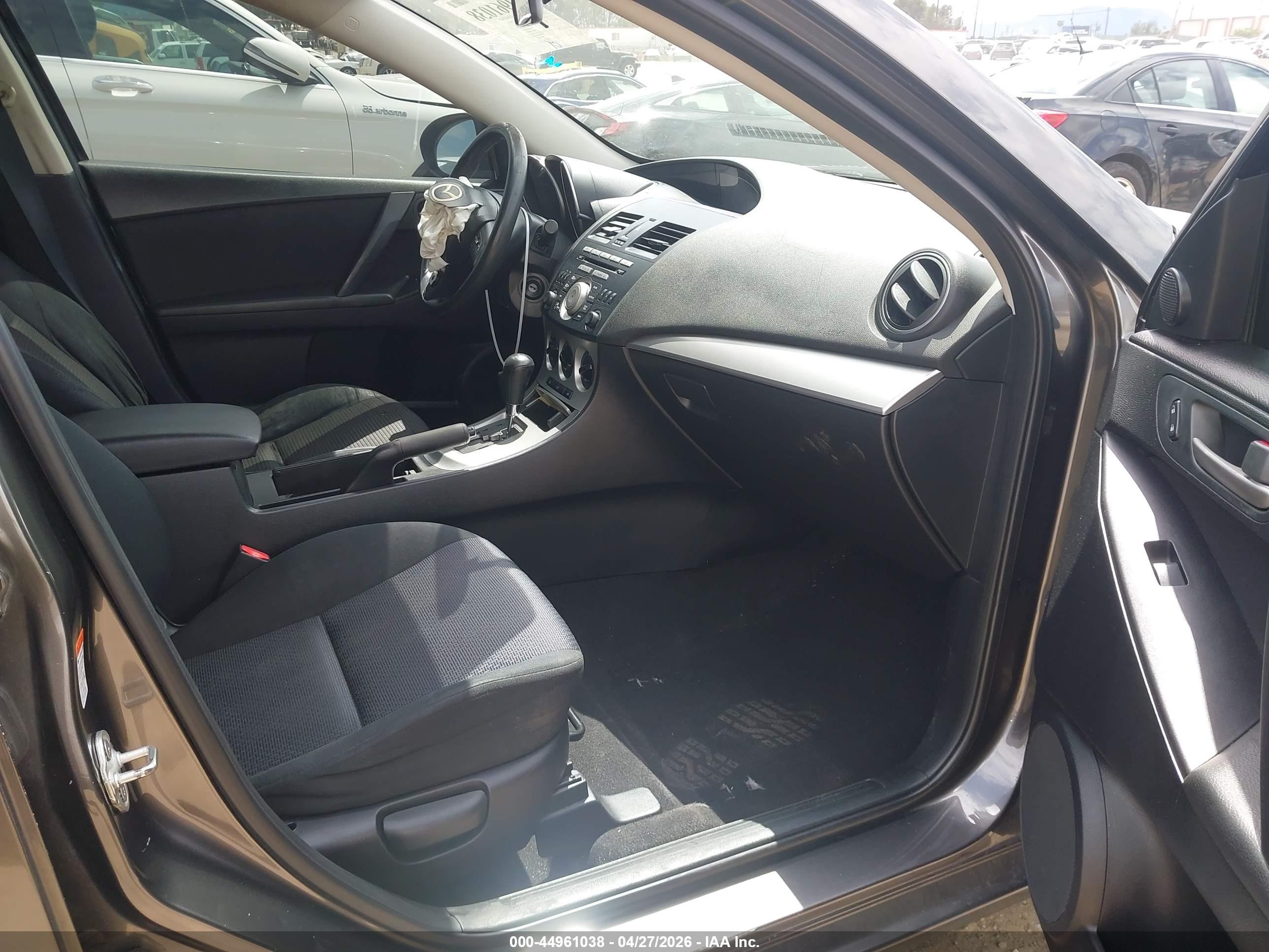 2010 Mazda Mazda3 I Touring Gray vin: JM1BL1SGXA1165713