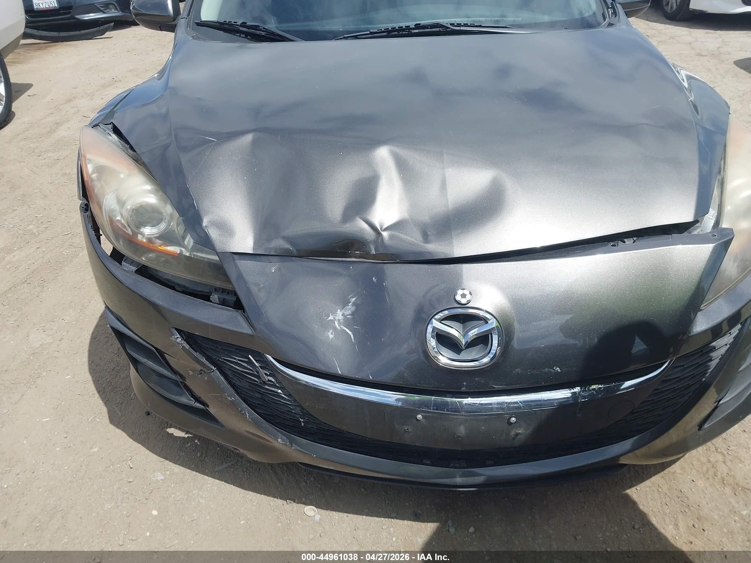 2010 Mazda Mazda3 I Touring Gray vin: JM1BL1SGXA1165713