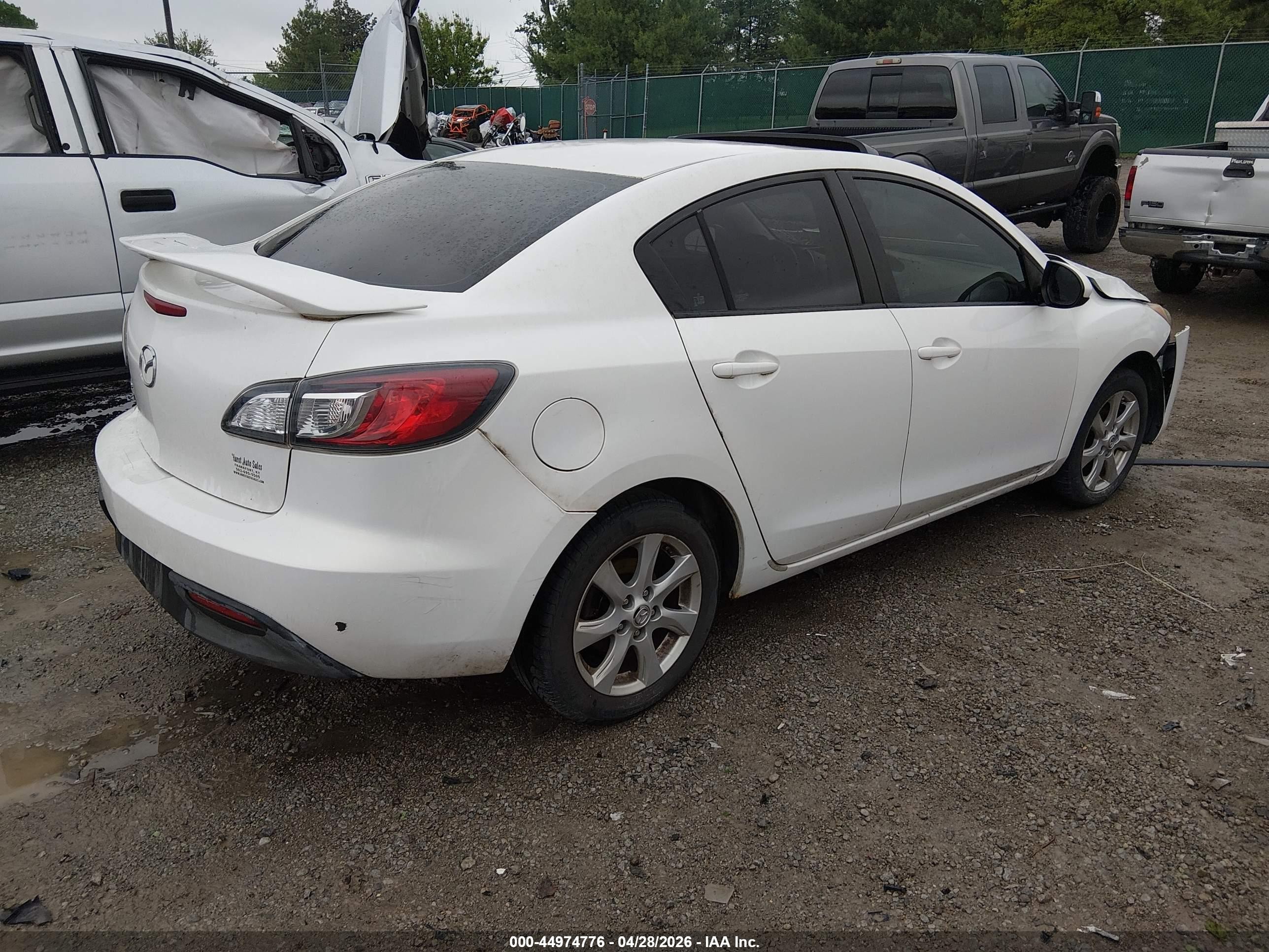 2010 Mazda Mazda3 I Touring White vin: JM1BL1SGXA1286693