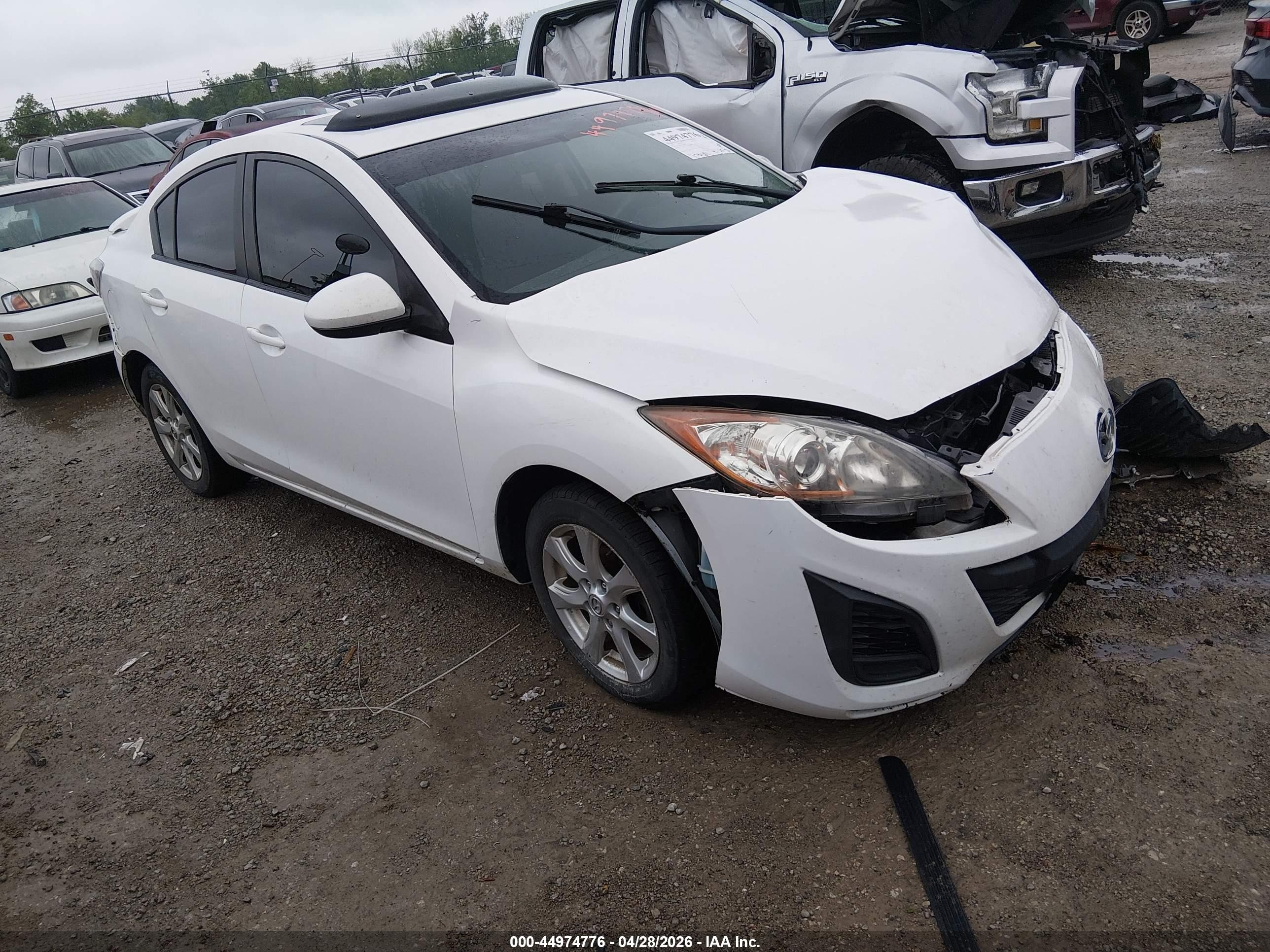 2010 Mazda Mazda3 I Touring White vin: JM1BL1SGXA1286693
