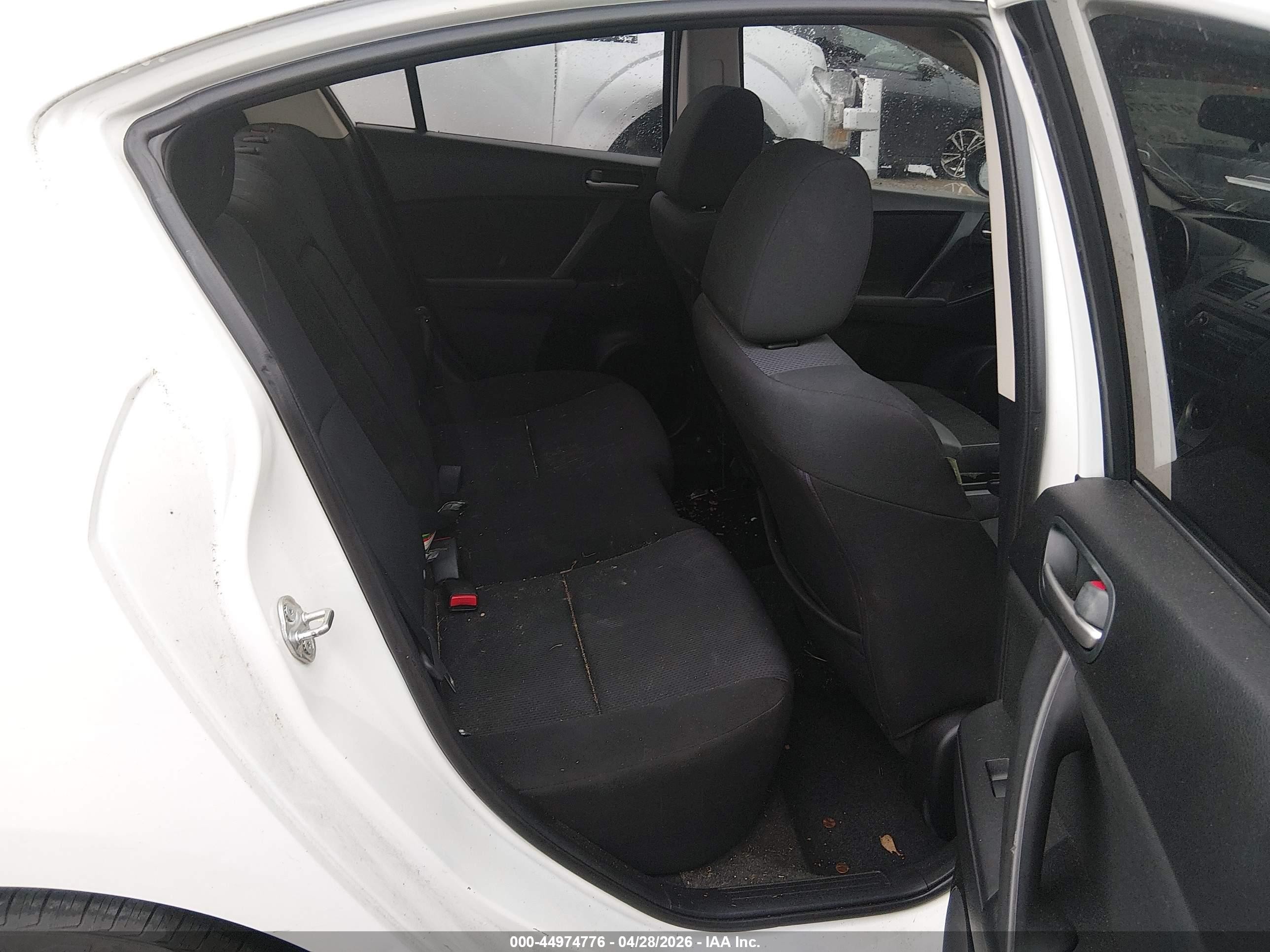 2010 Mazda Mazda3 I Touring White vin: JM1BL1SGXA1286693