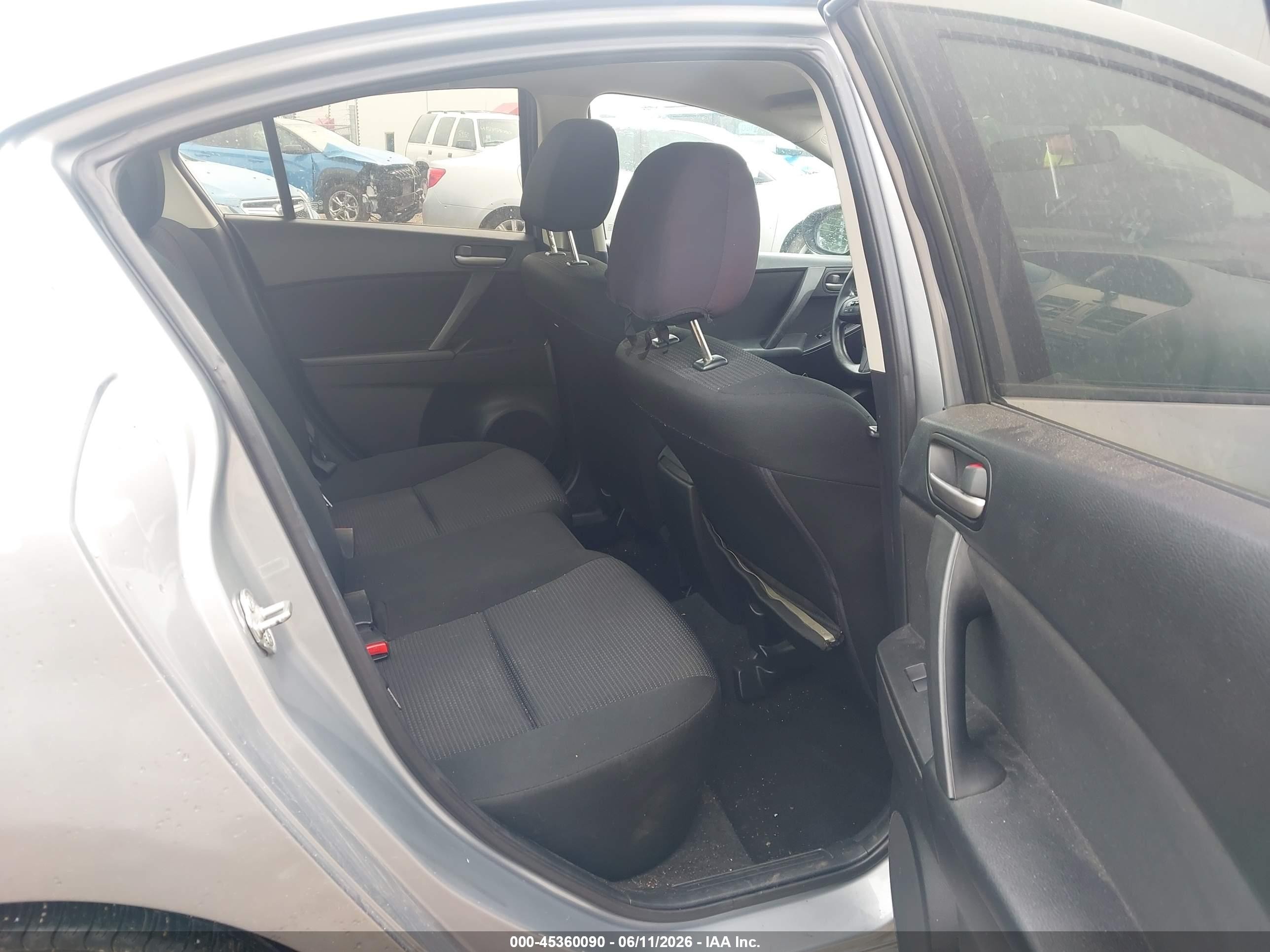 2013 Mazda Mazda3 I Sv Gray vin: JM1BL1TF0D1766509