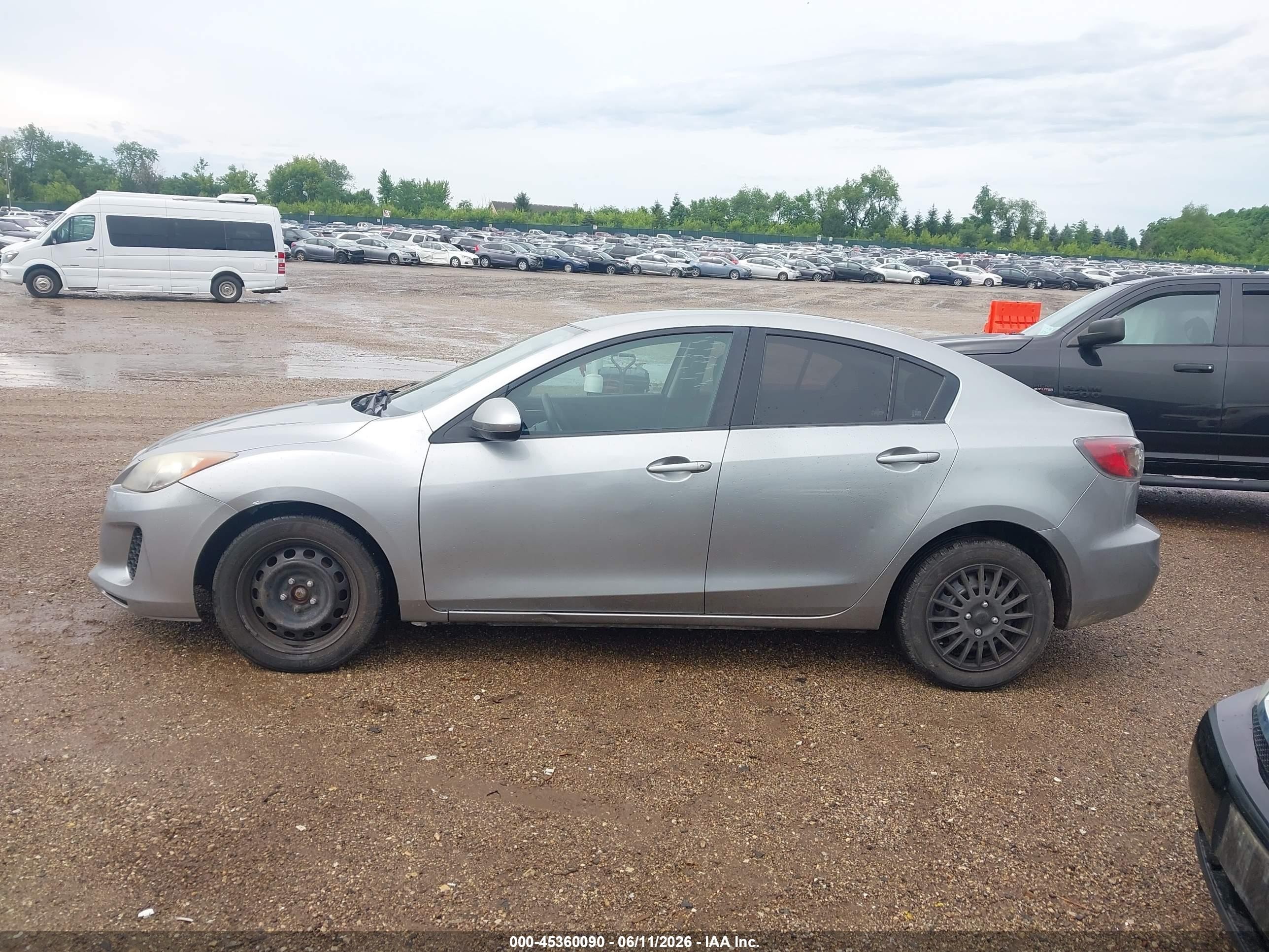 2013 Mazda Mazda3 I Sv Gray vin: JM1BL1TF0D1766509