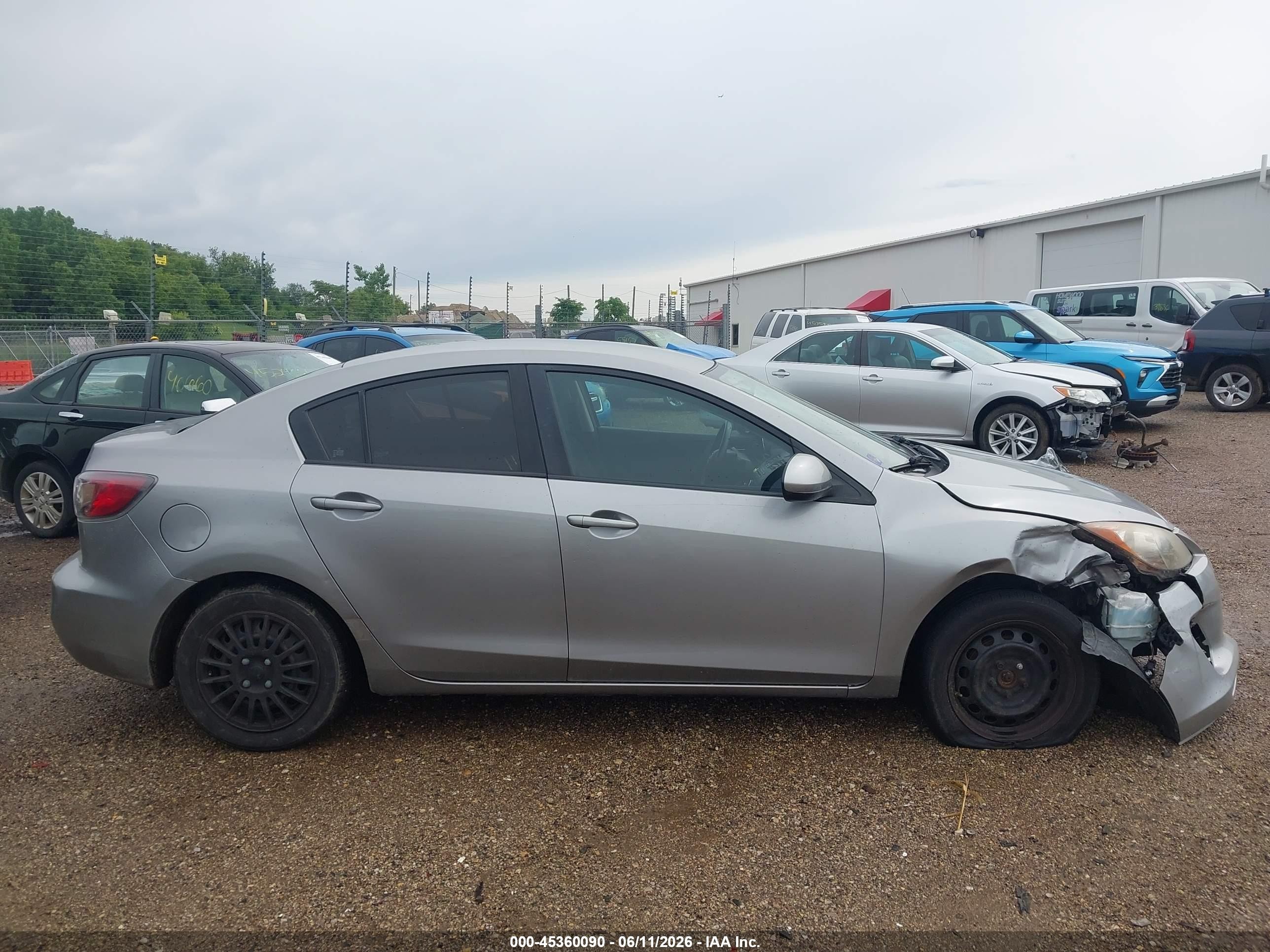 2013 Mazda Mazda3 I Sv Gray vin: JM1BL1TF0D1766509