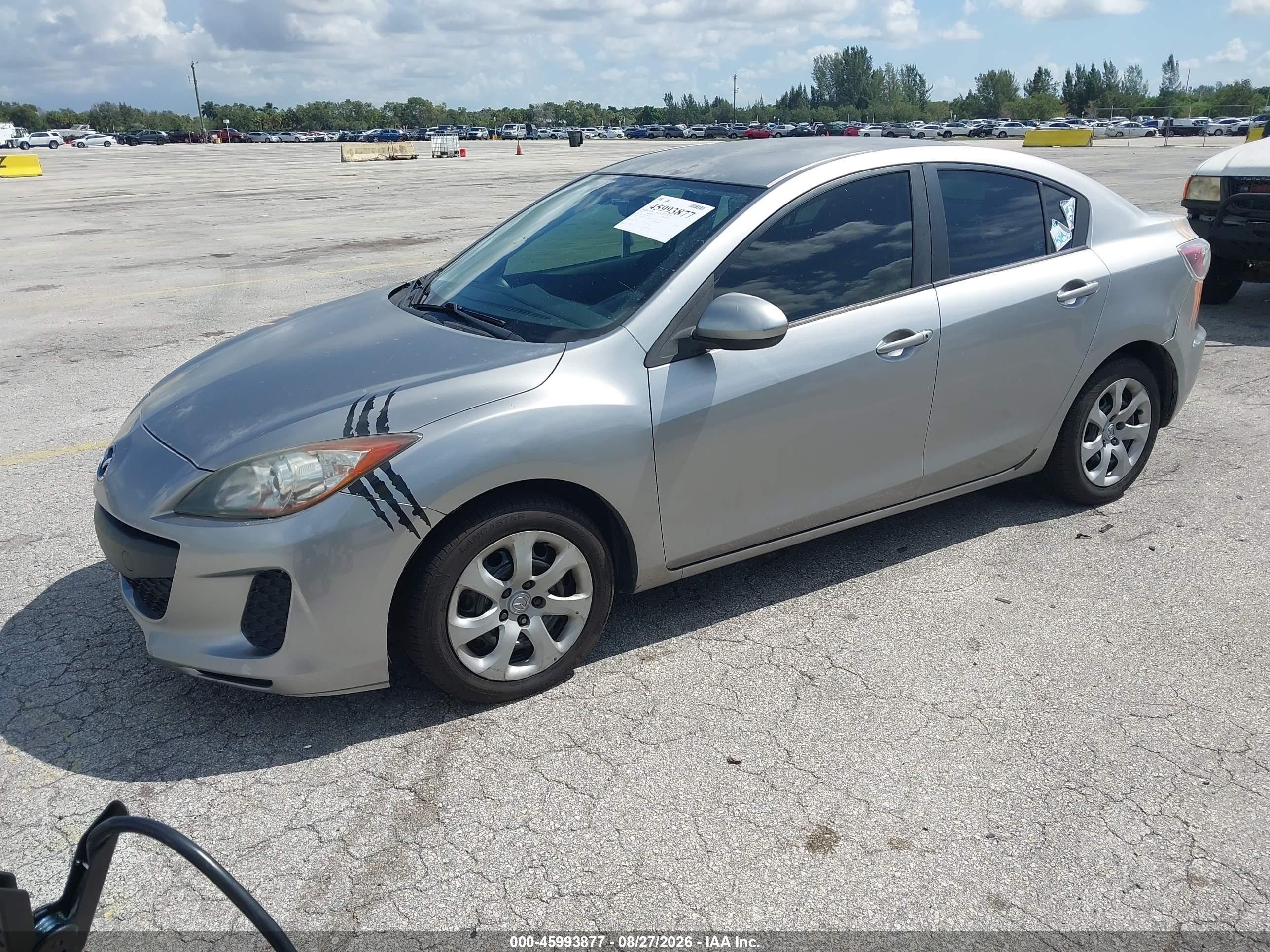 2013 Mazda Mazda3 I Sv Серебряный vin: JM1BL1TF2D1746410