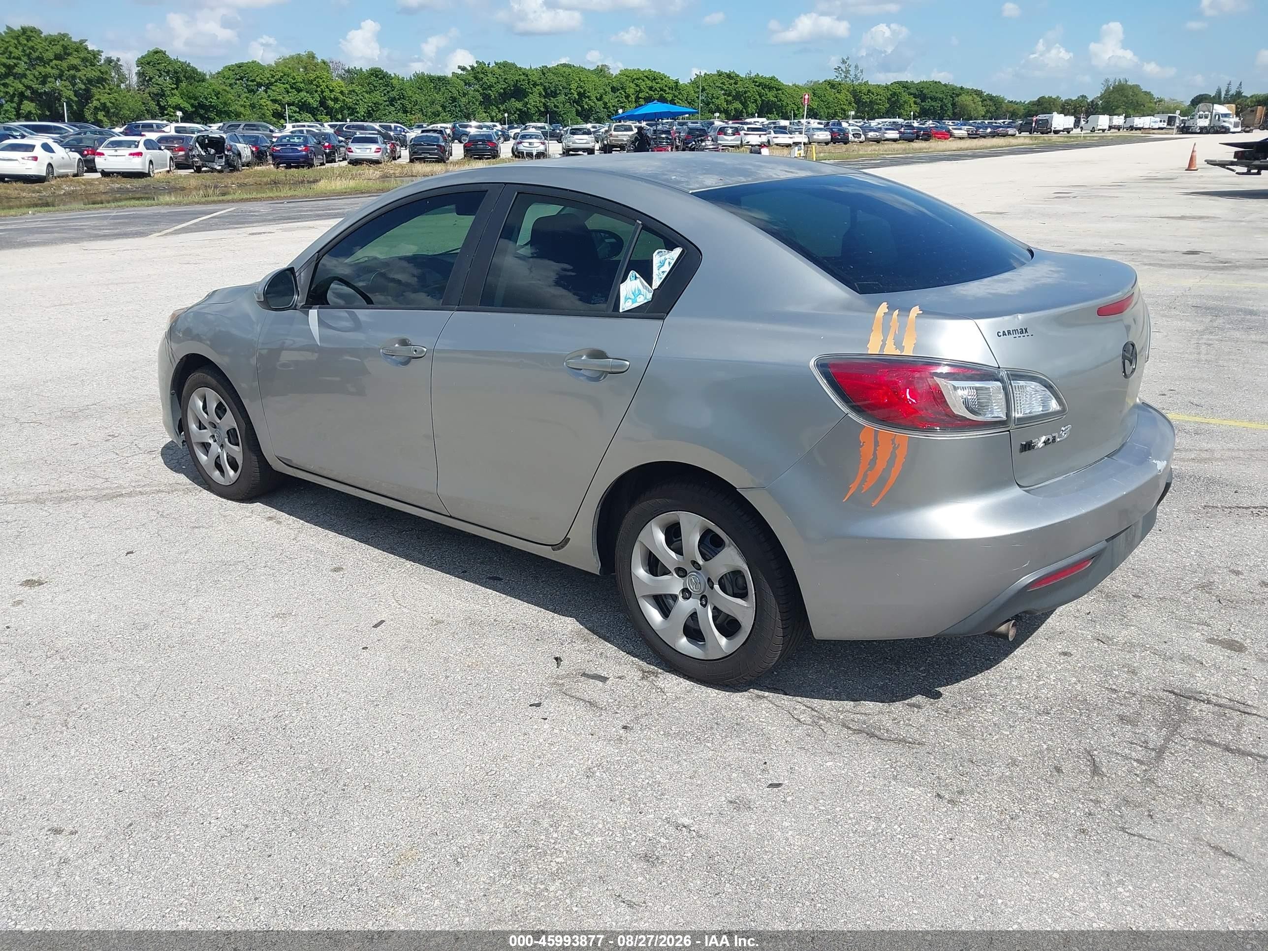2013 Mazda Mazda3 I Sv Серебряный vin: JM1BL1TF2D1746410