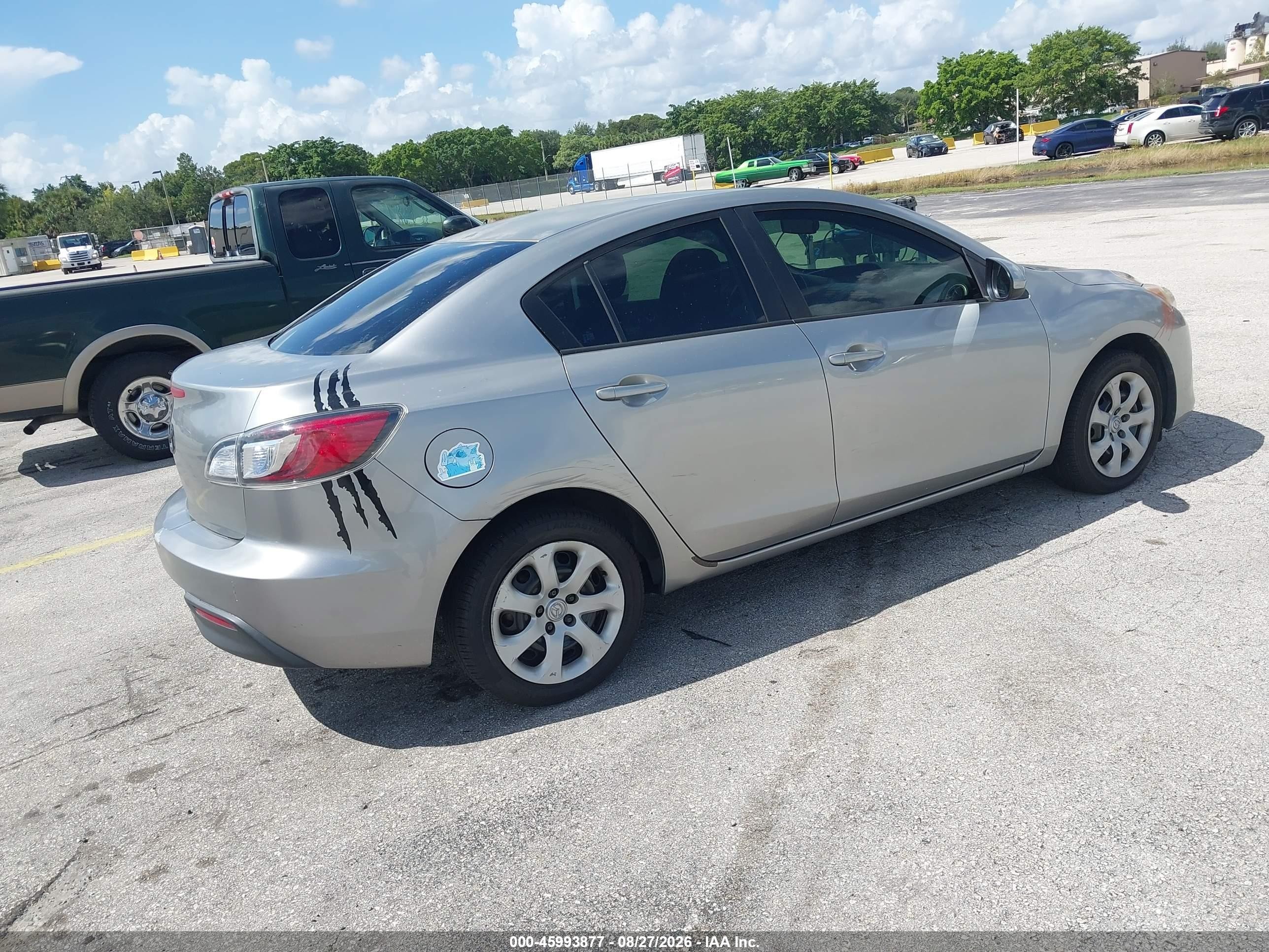 2013 Mazda Mazda3 I Sv Серебряный vin: JM1BL1TF2D1746410