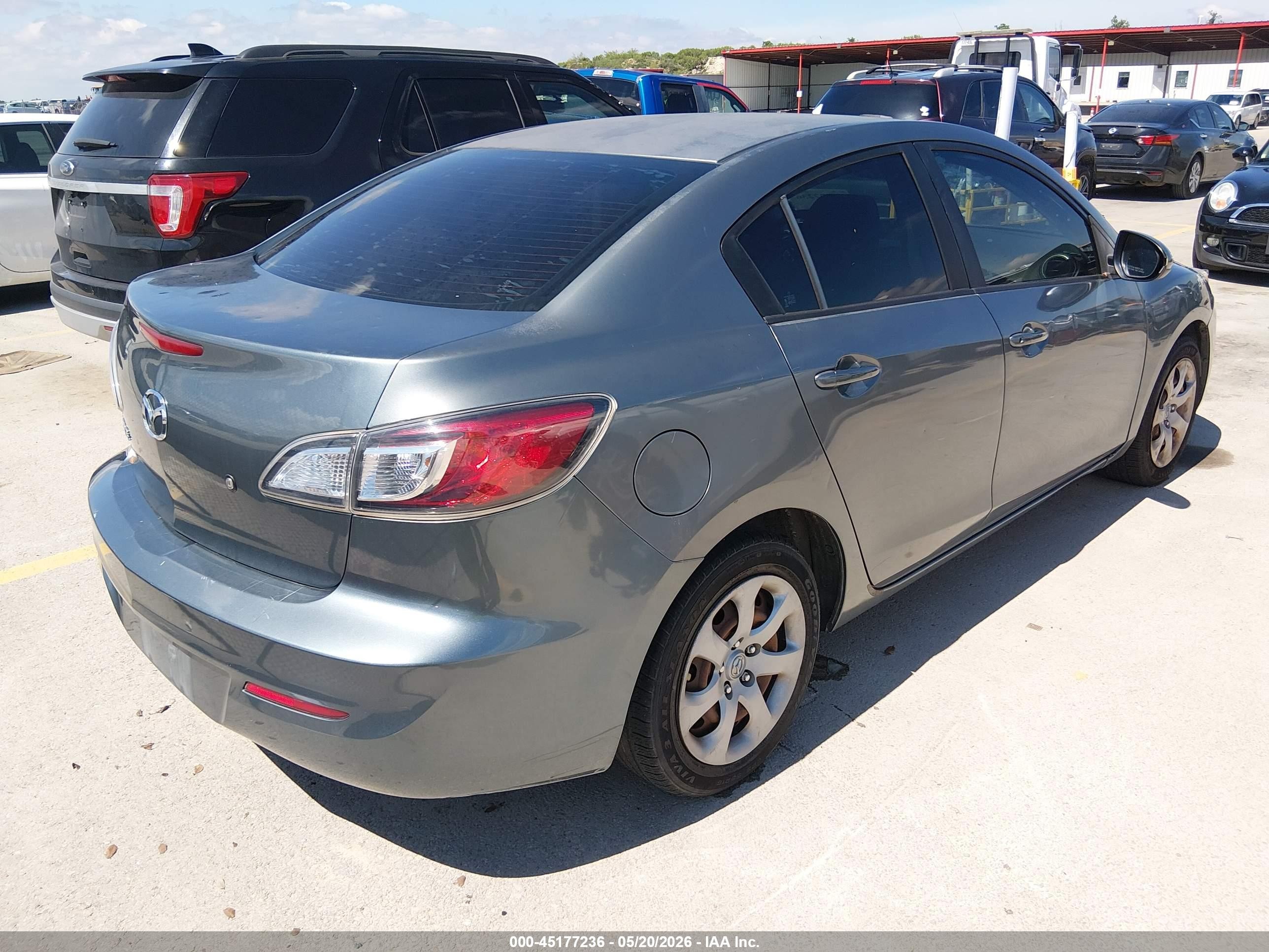 2013 Mazda Mazda3 I Sv Серый vin: JM1BL1TF3D1724867