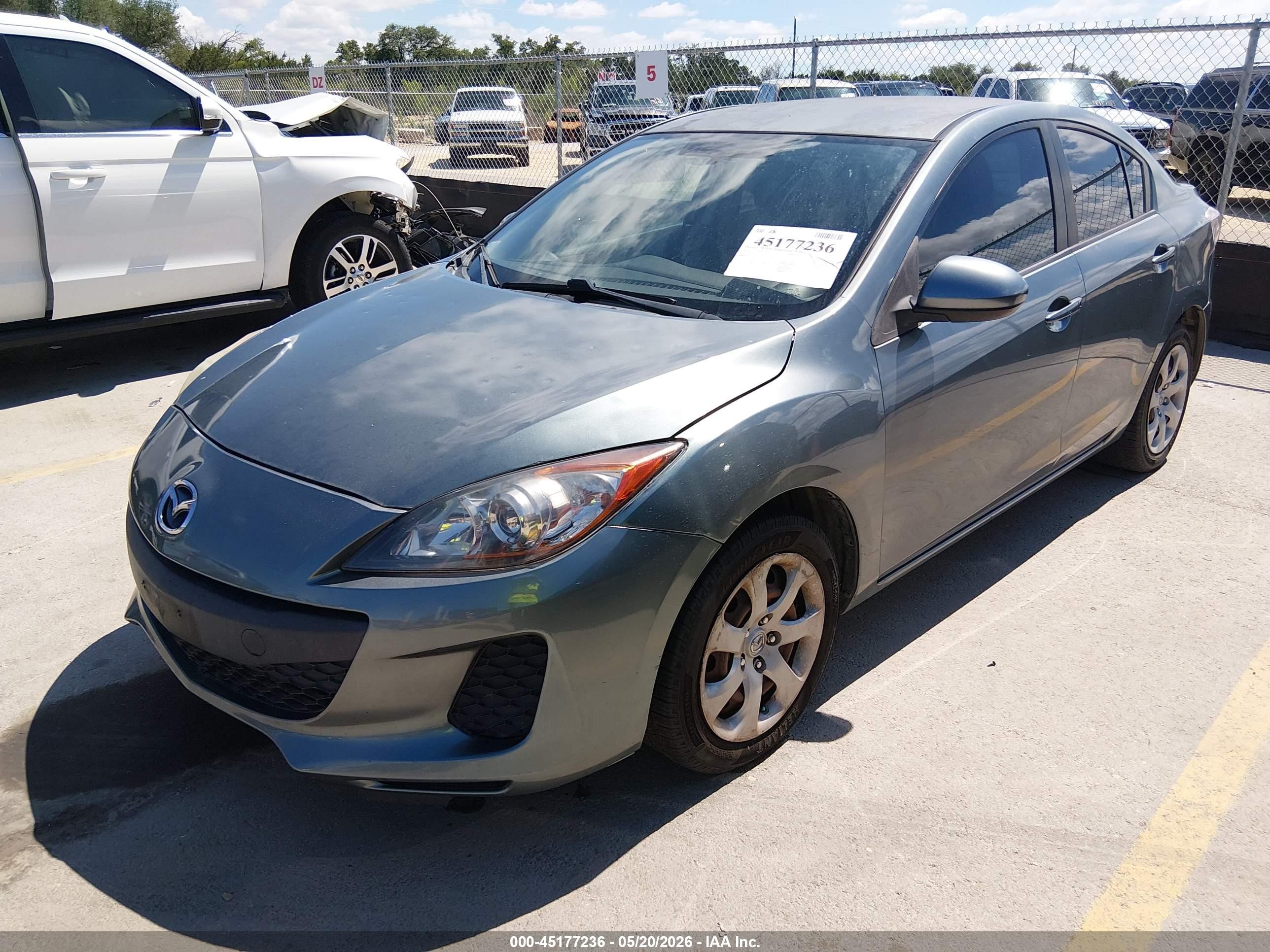 2013 Mazda Mazda3 I Sv Серый vin: JM1BL1TF3D1724867