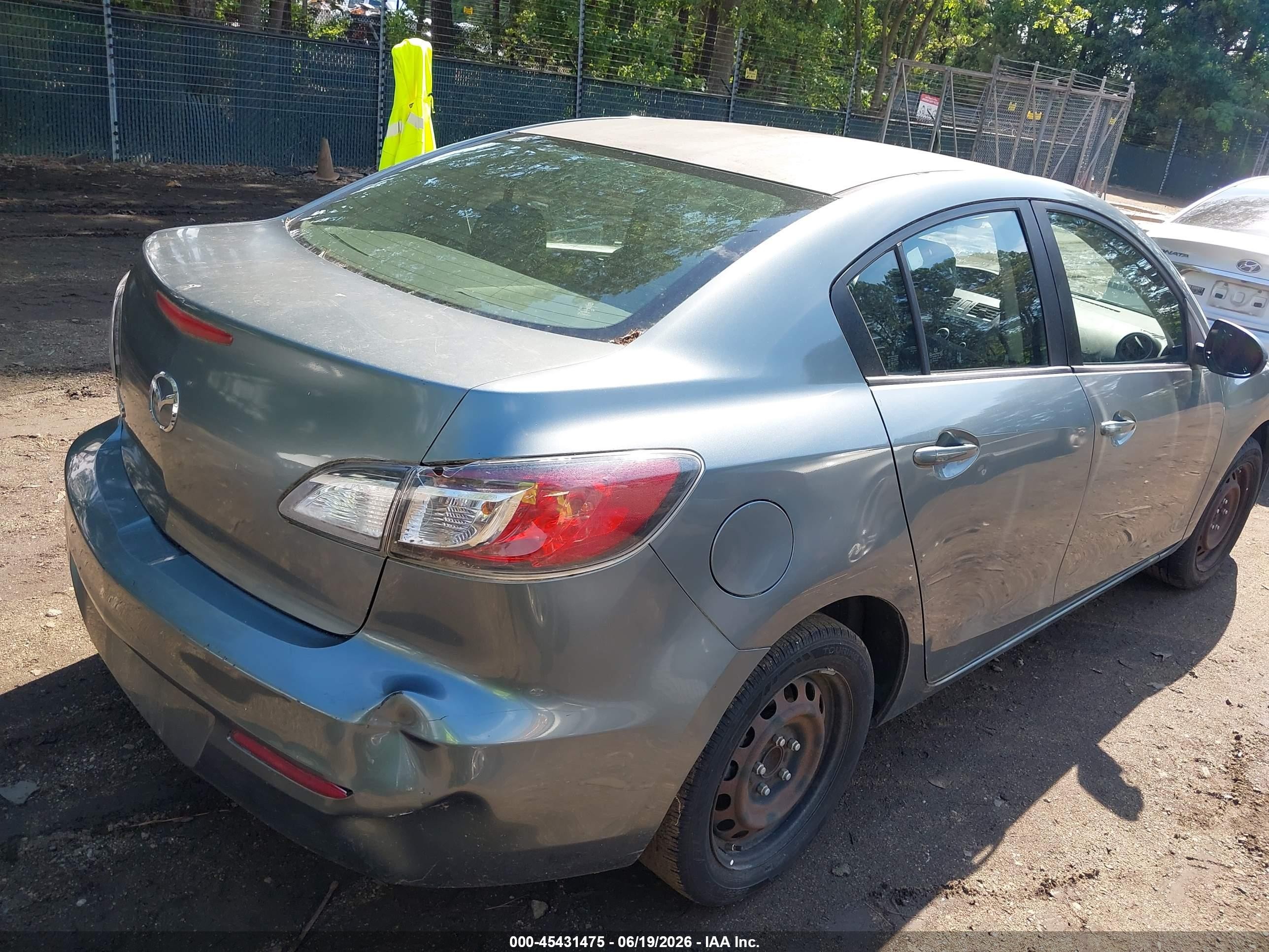 2013 Mazda Mazda3 I Sv Light Blue vin: JM1BL1TF3D1768139