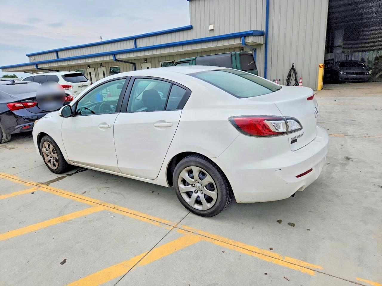 2013 Mazda 3 I White vin: JM1BL1TF4D1817400