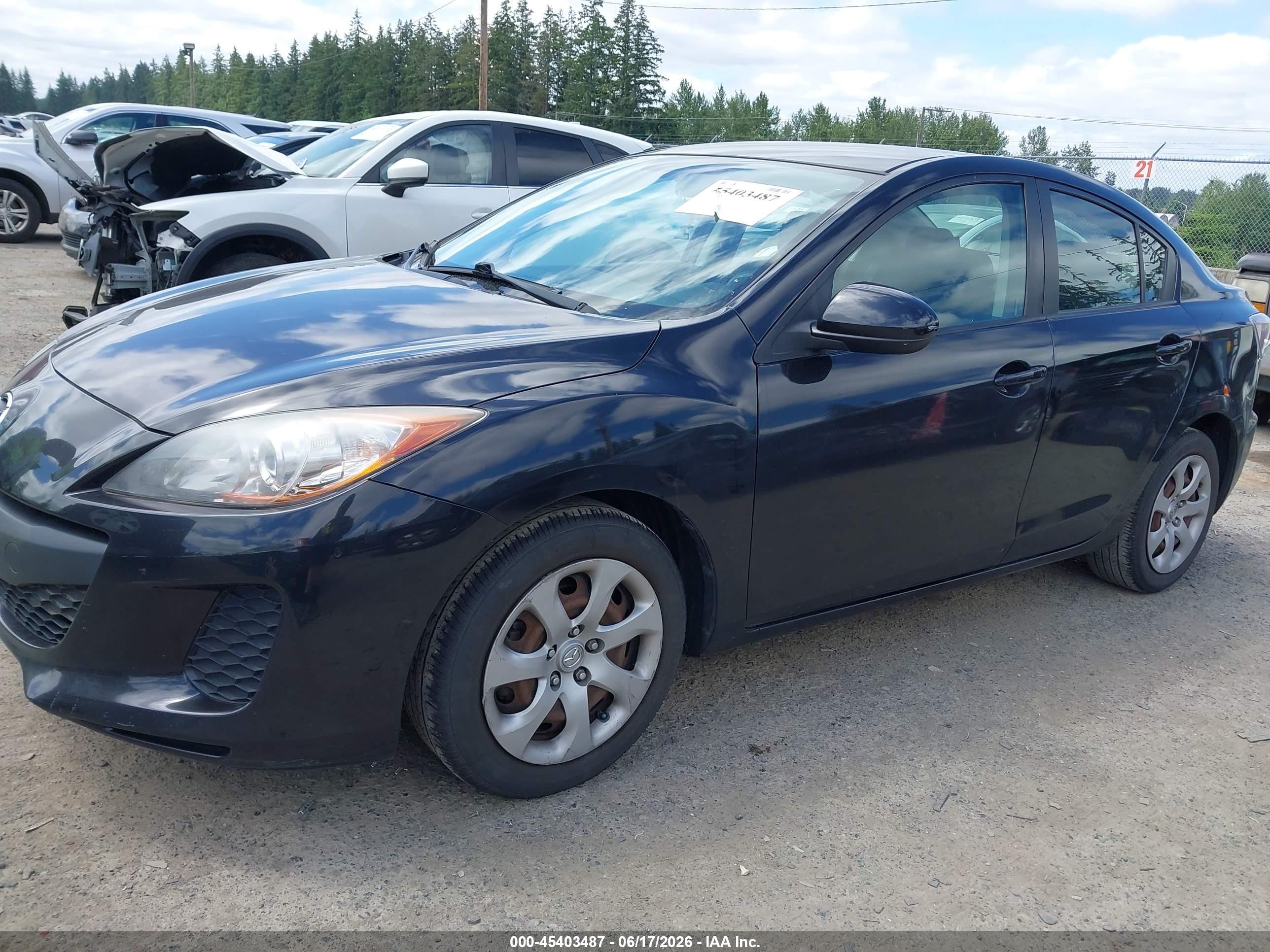 2013 Mazda Mazda3 I Sv Black vin: JM1BL1TF5D1773858