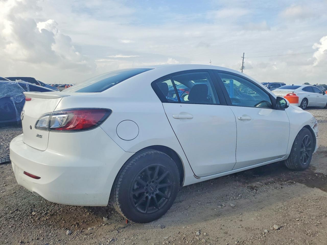 2013 Mazda 3 I White vin: JM1BL1TF7D1847720