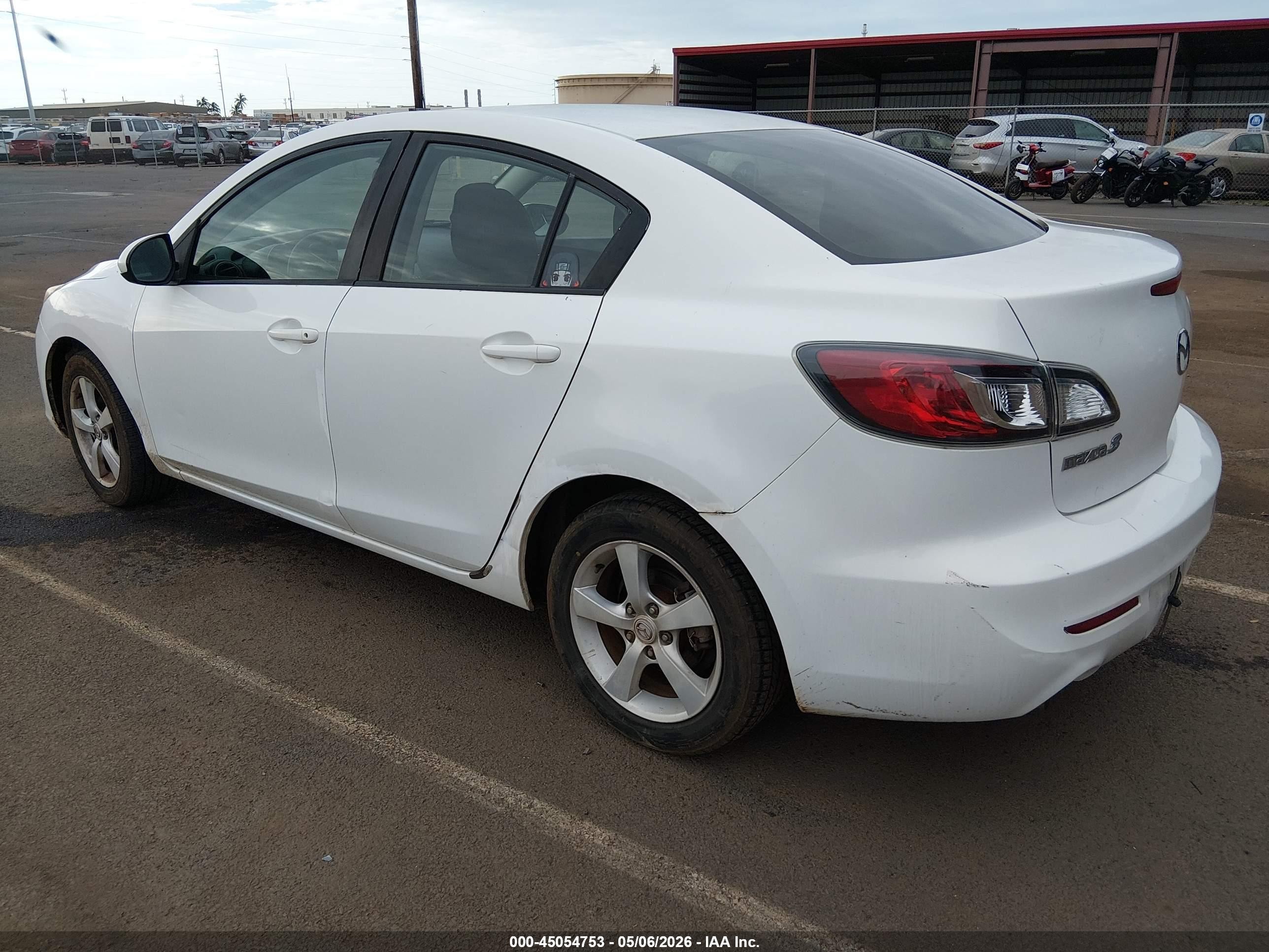 2013 Mazda Mazda3 I Sv Белый vin: JM1BL1TF9D1831244