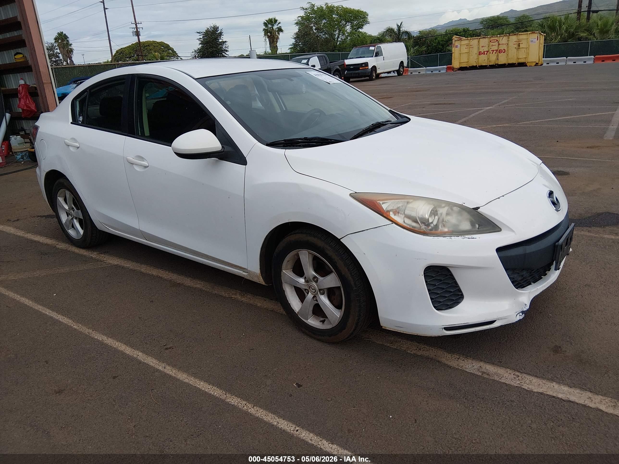 2013 Mazda Mazda3 I Sv White vin: JM1BL1TF9D1831244
