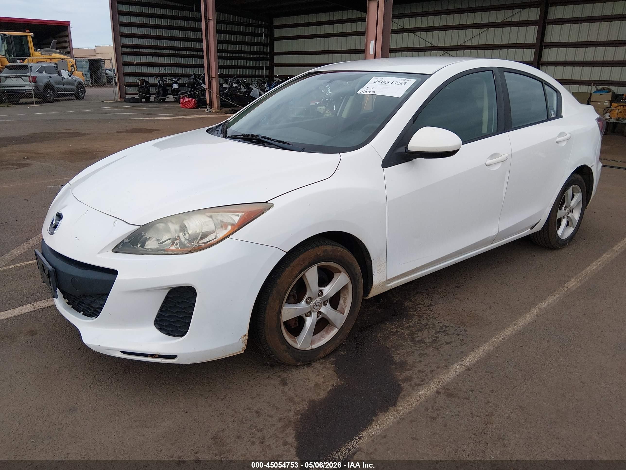 2013 Mazda Mazda3 I Sv Белый vin: JM1BL1TF9D1831244