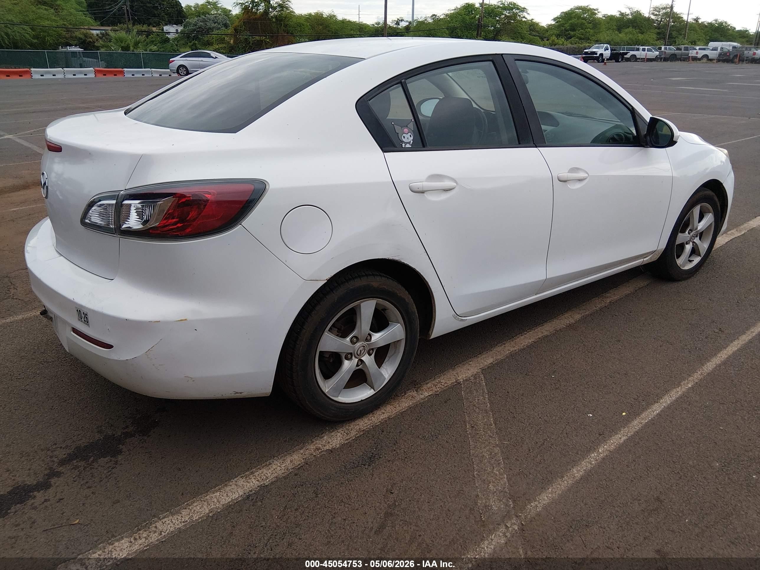 2013 Mazda Mazda3 I Sv Белый vin: JM1BL1TF9D1831244