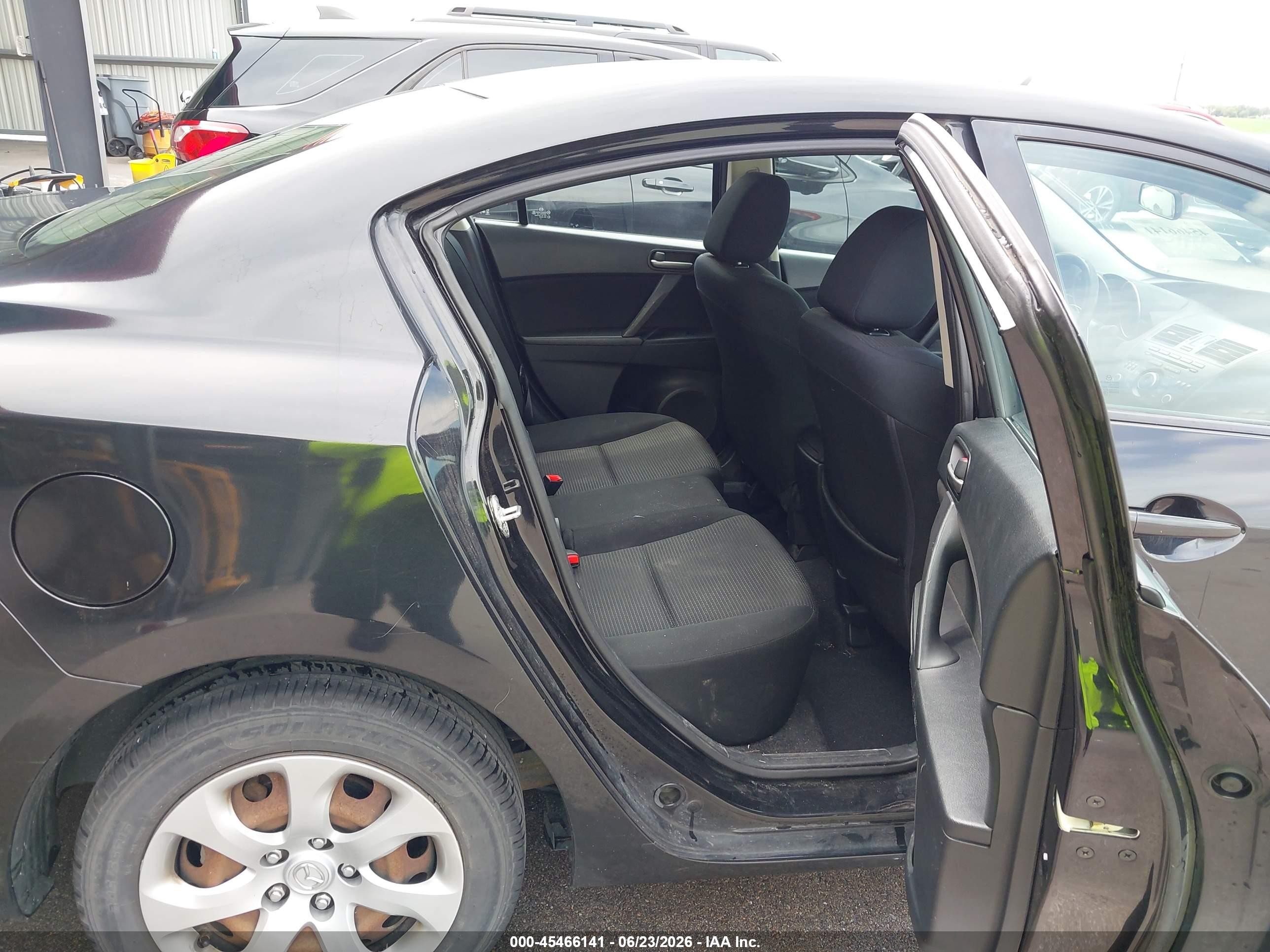 2013 Mazda Mazda3 I Sv Black vin: JM1BL1TFXD1742556