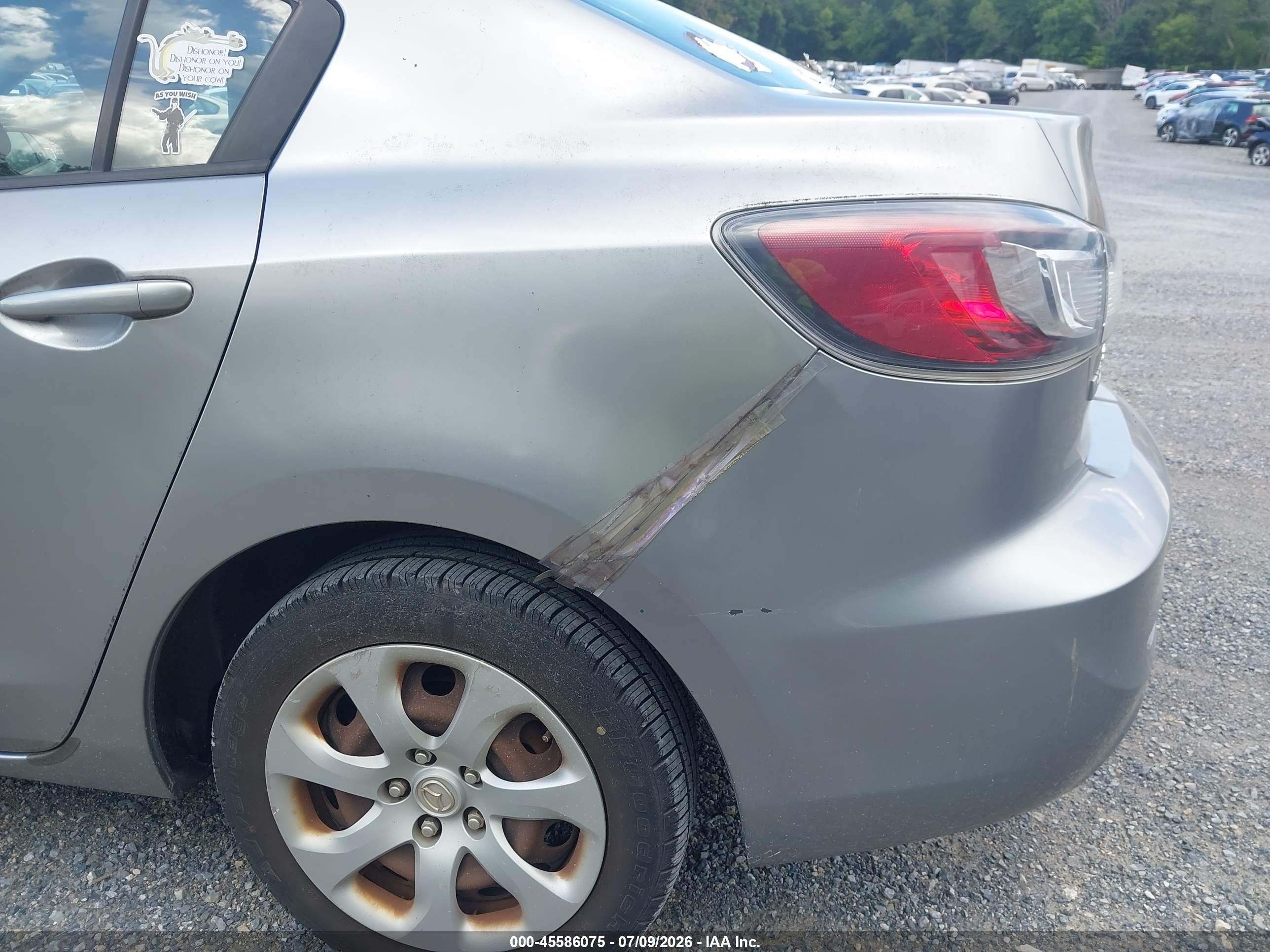 2013 Mazda Mazda3 I Sv Silver vin: JM1BL1TG0D1742039