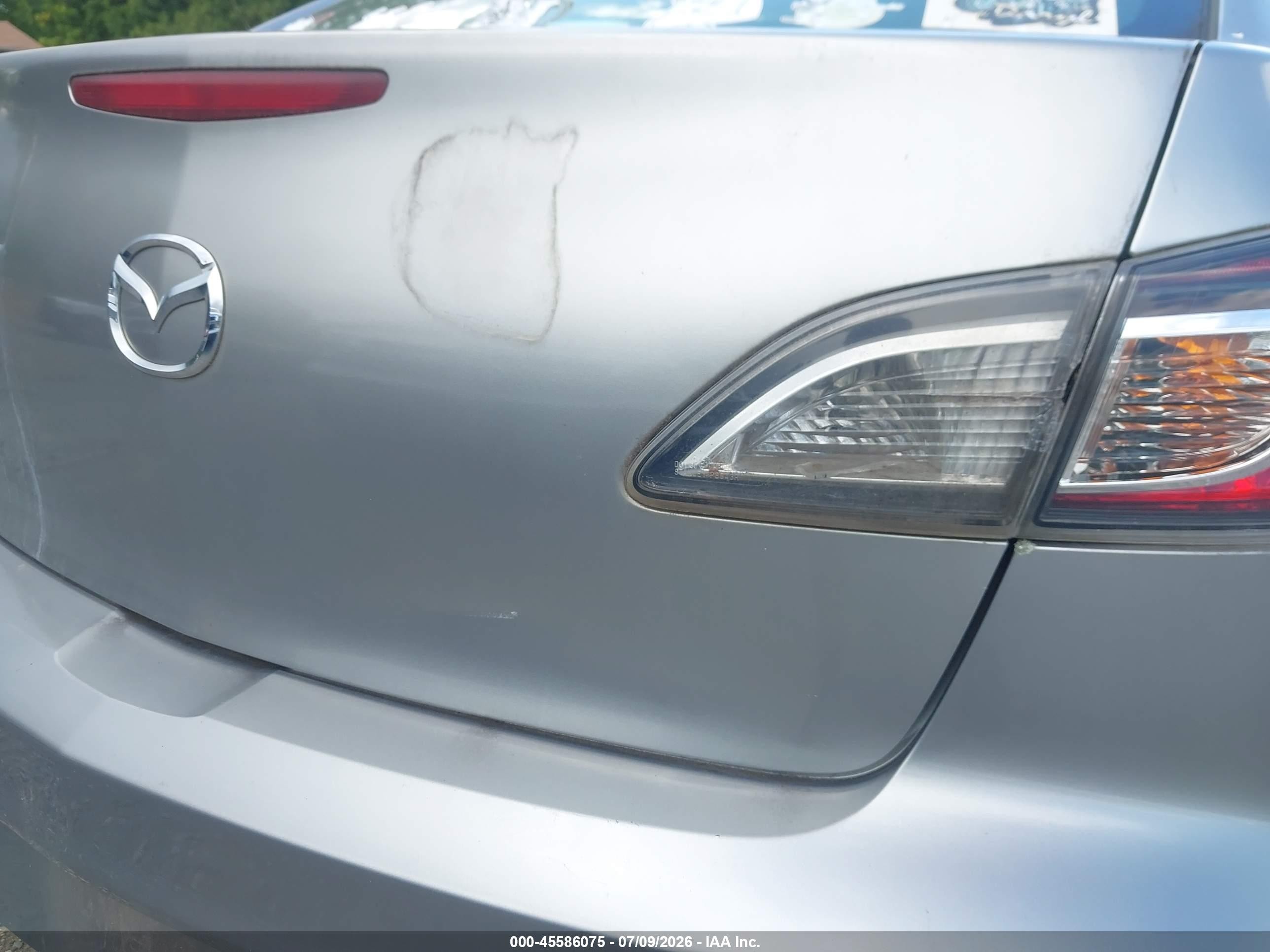 2013 Mazda Mazda3 I Sv Silver vin: JM1BL1TG0D1742039