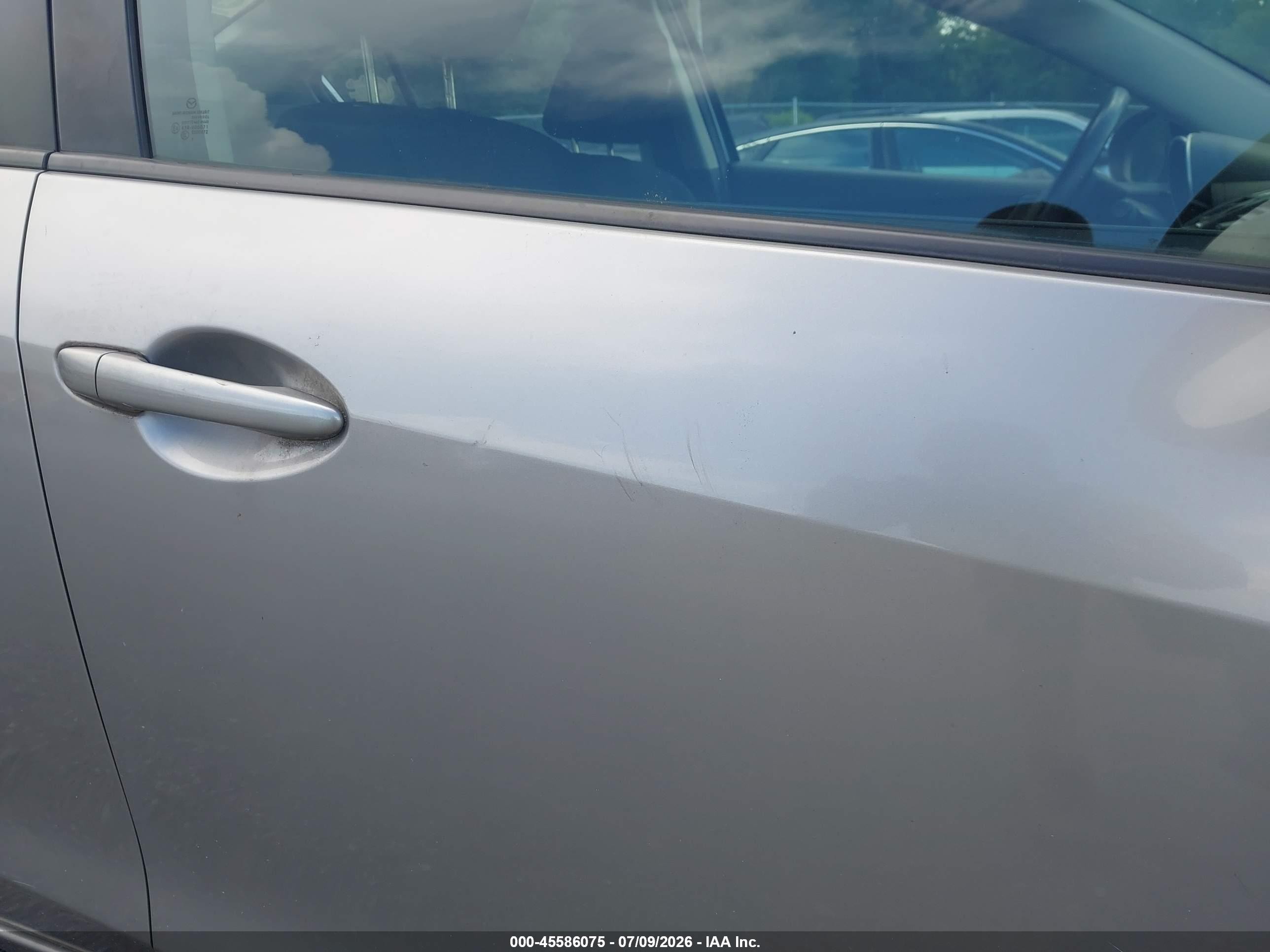2013 Mazda Mazda3 I Sv Silver vin: JM1BL1TG0D1742039
