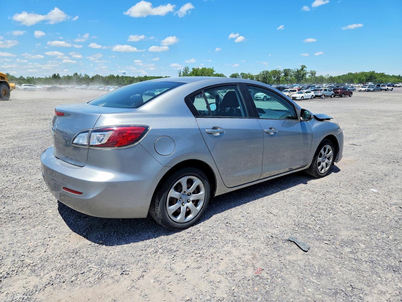 2013 Mazda 3 Silver vin: JM1BL1TG1D1774790