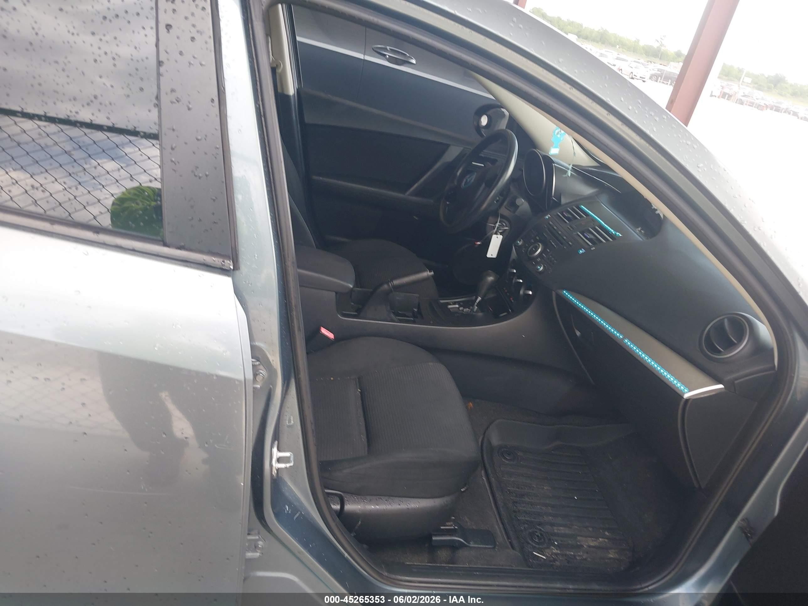 2013 Mazda Mazda3 I Sv Green vin: JM1BL1TG1D1778578
