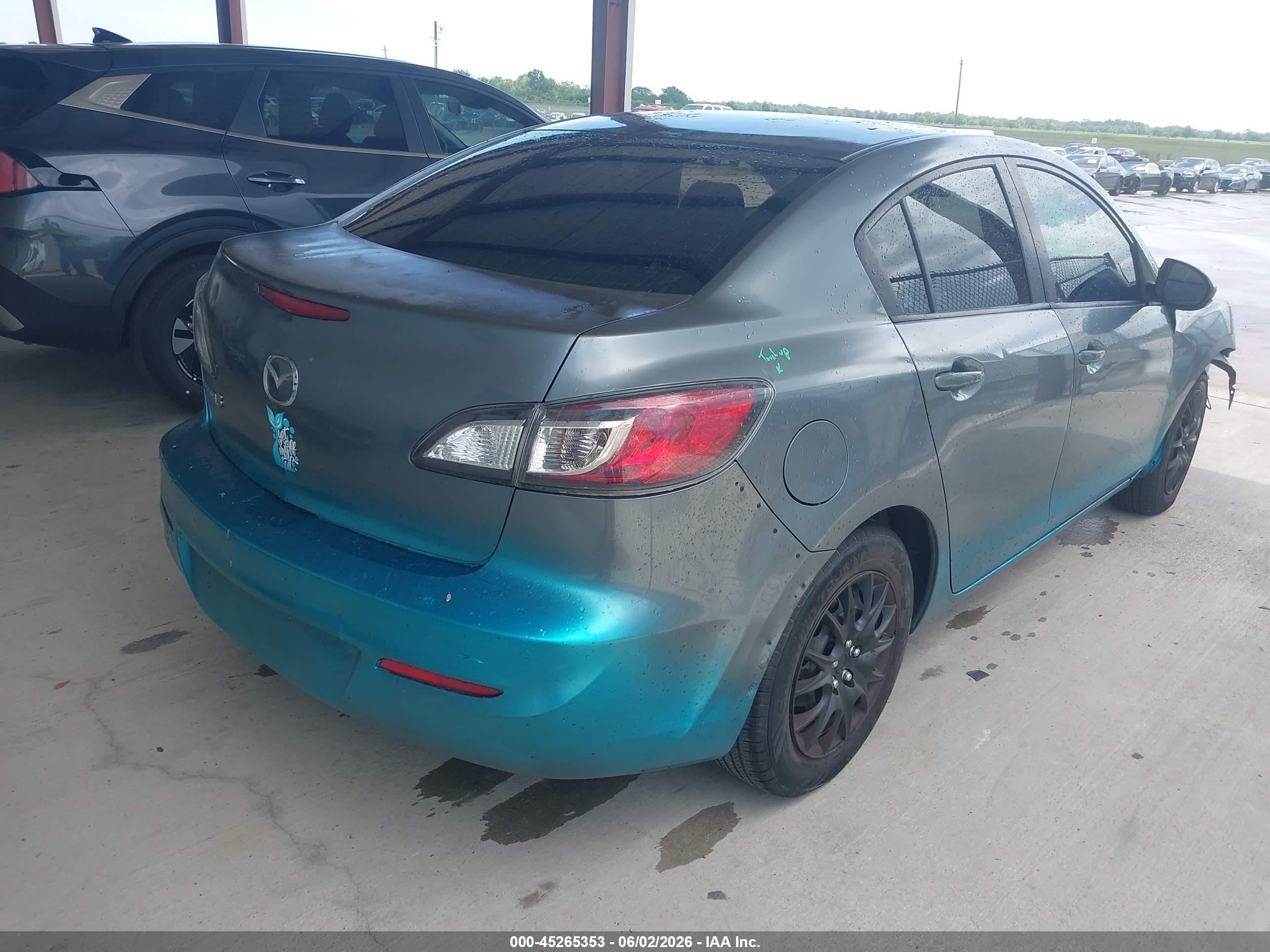 2013 Mazda Mazda3 I Sv Green vin: JM1BL1TG1D1778578