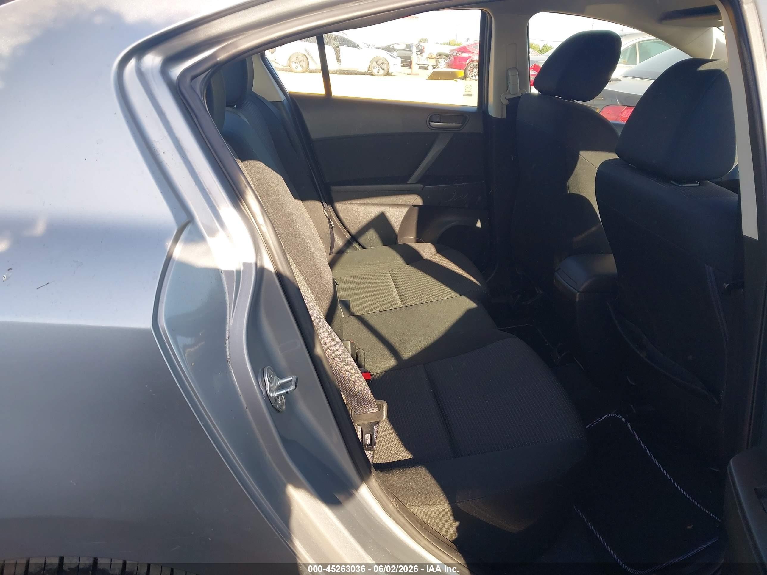 2013 Mazda Mazda3 I Sv Gray vin: JM1BL1TG2D1777195