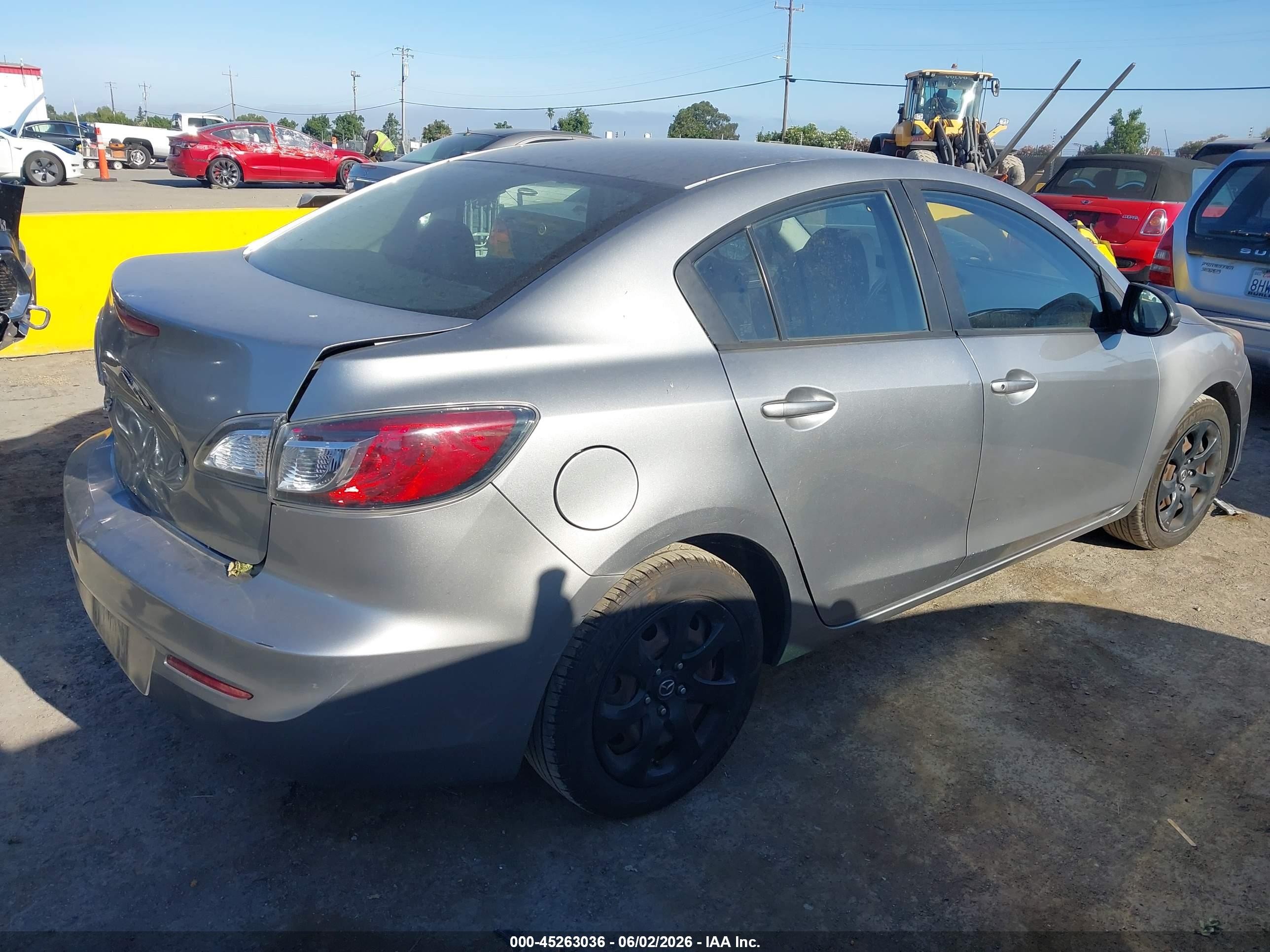 2013 Mazda Mazda3 I Sv Gray vin: JM1BL1TG2D1777195