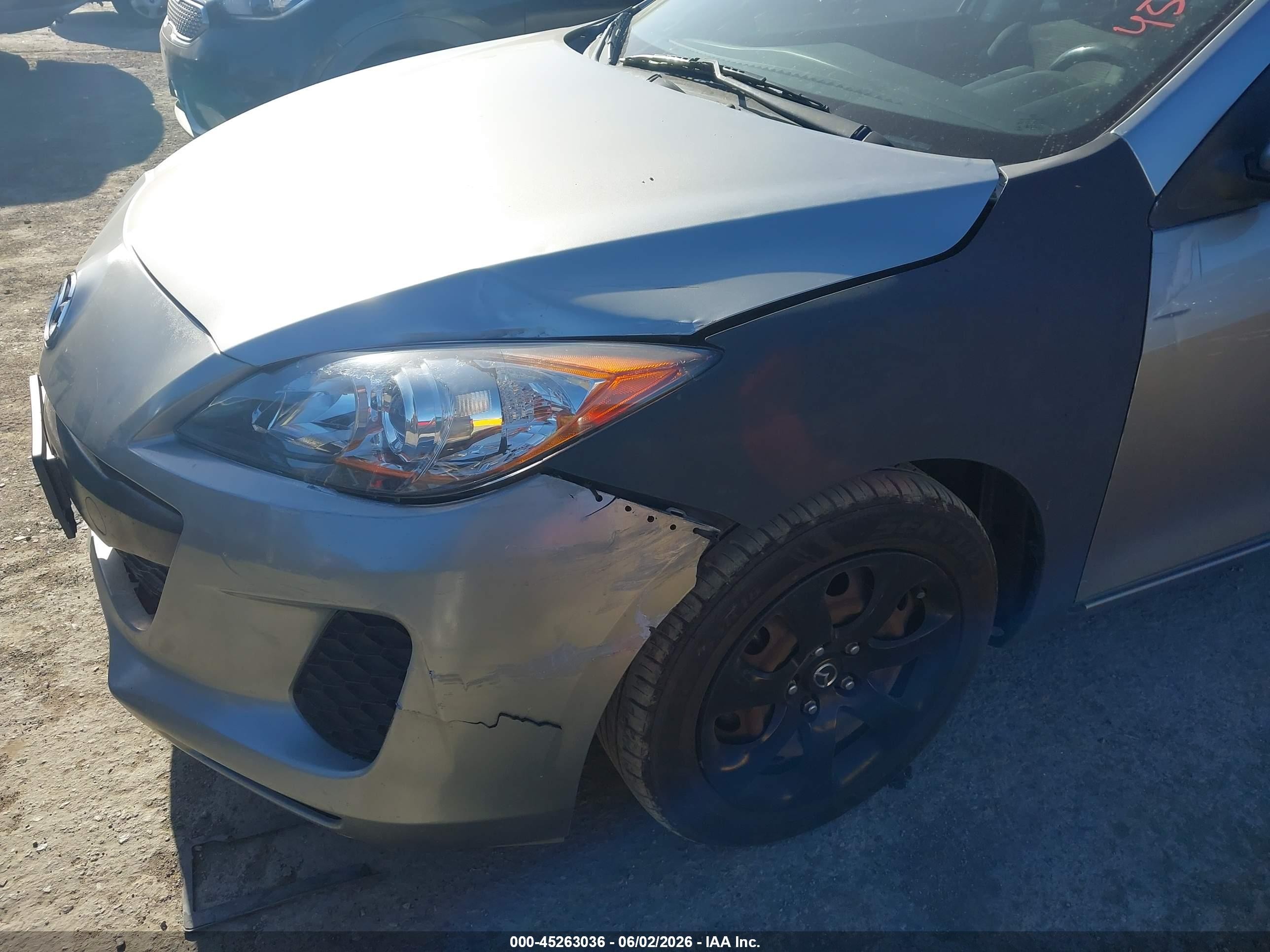 2013 Mazda Mazda3 I Sv Gray vin: JM1BL1TG2D1777195