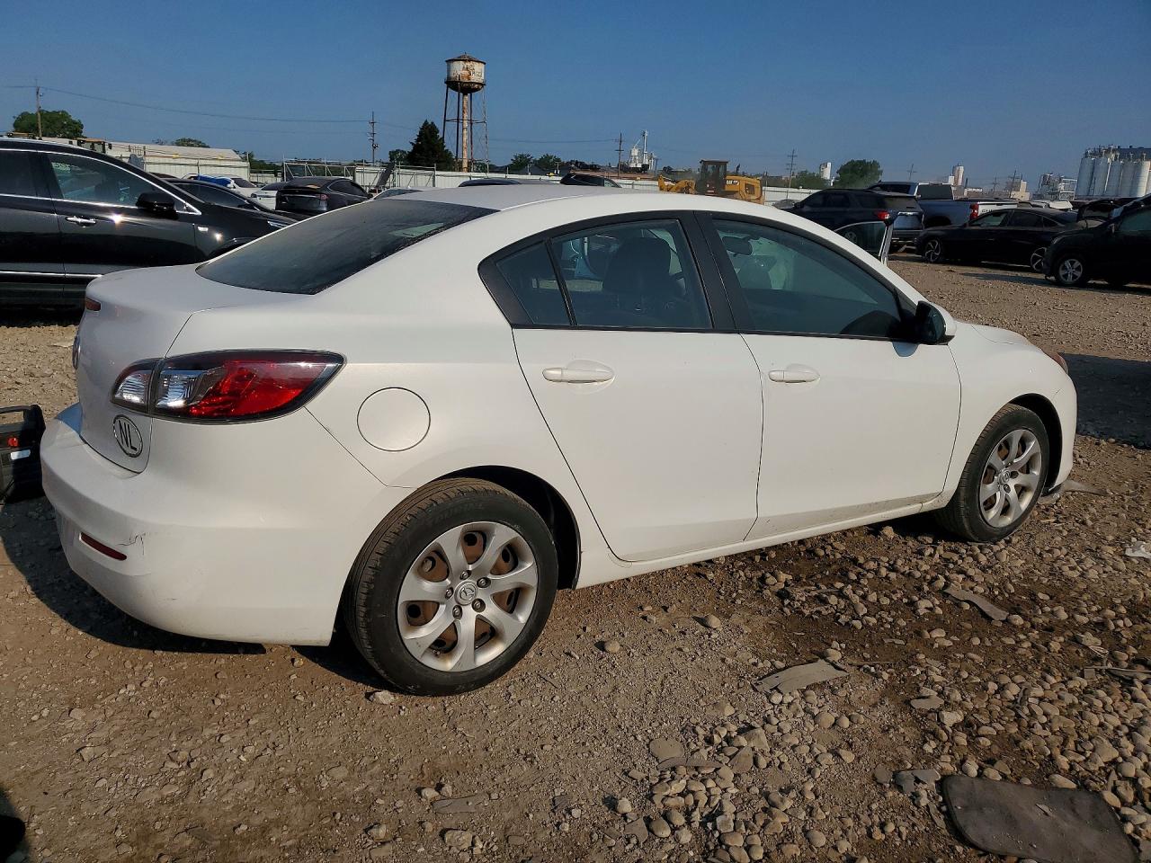 2013 Mazda 3 I Белый vin: JM1BL1TG3D1742990