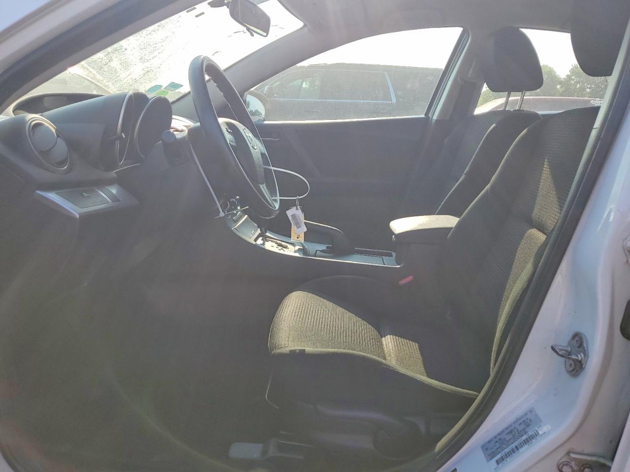 2013 Mazda 3 I Белый vin: JM1BL1TG3D1742990