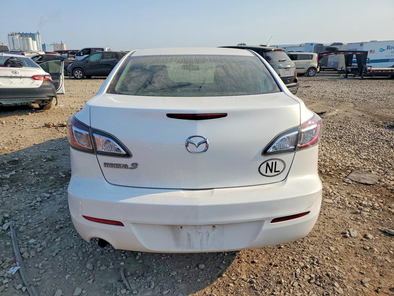 2013 Mazda 3 I Белый vin: JM1BL1TG3D1742990