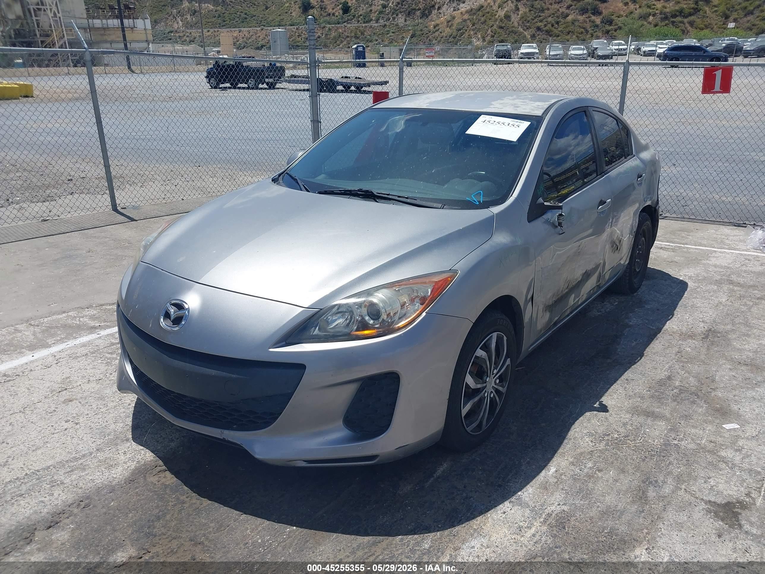 2013 Mazda Mazda3 I Sv Gray vin: JM1BL1TG3D1765802