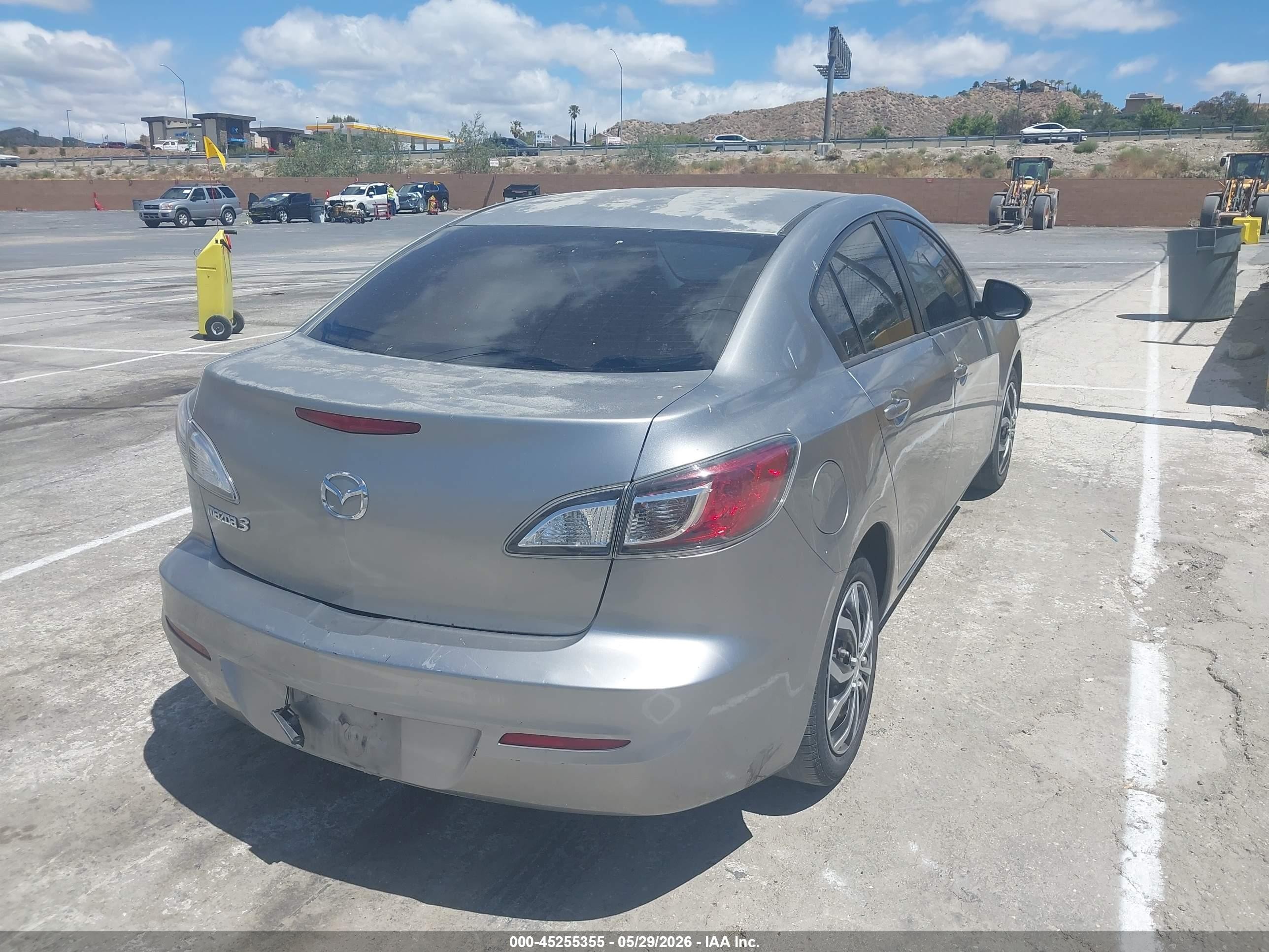 2013 Mazda Mazda3 I Sv Gray vin: JM1BL1TG3D1765802