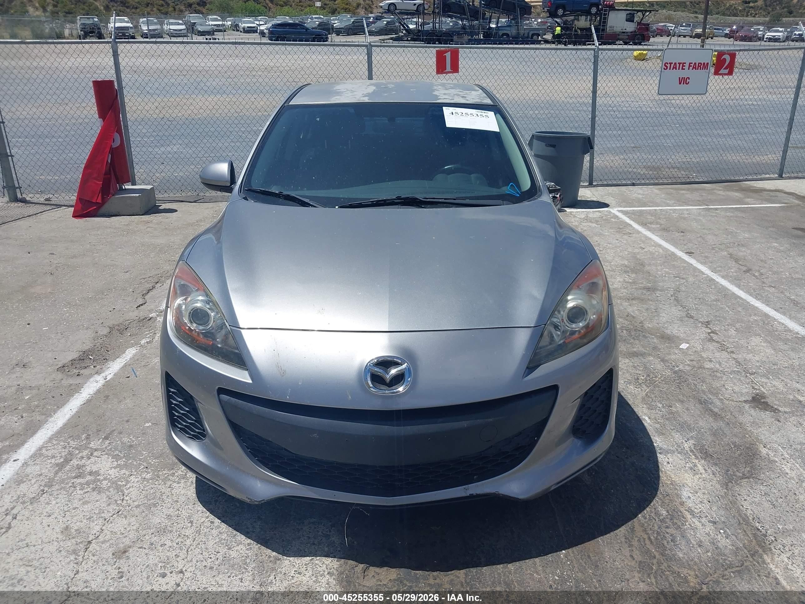 2013 Mazda Mazda3 I Sv Gray vin: JM1BL1TG3D1765802