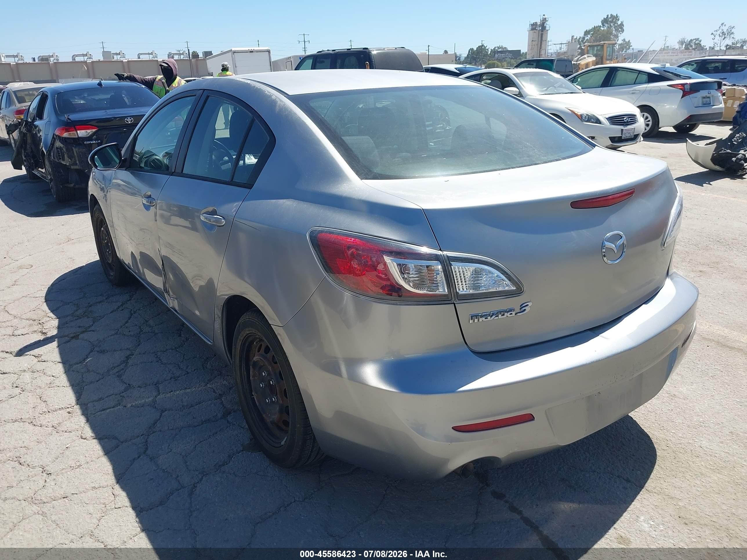 2013 Mazda Mazda3 I Sv Gray vin: JM1BL1TG4D1765999