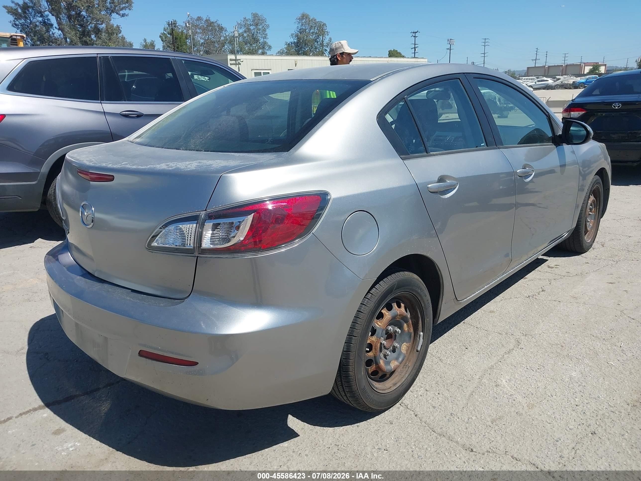 2013 Mazda Mazda3 I Sv Gray vin: JM1BL1TG4D1765999