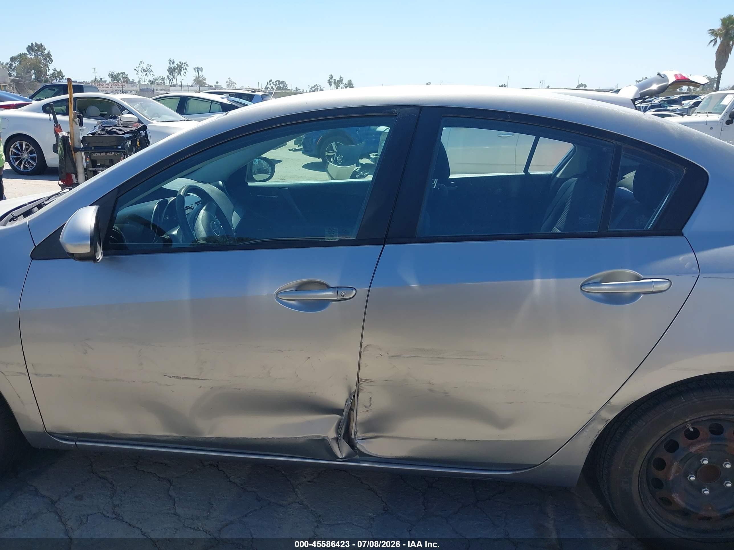 2013 Mazda Mazda3 I Sv Gray vin: JM1BL1TG4D1765999