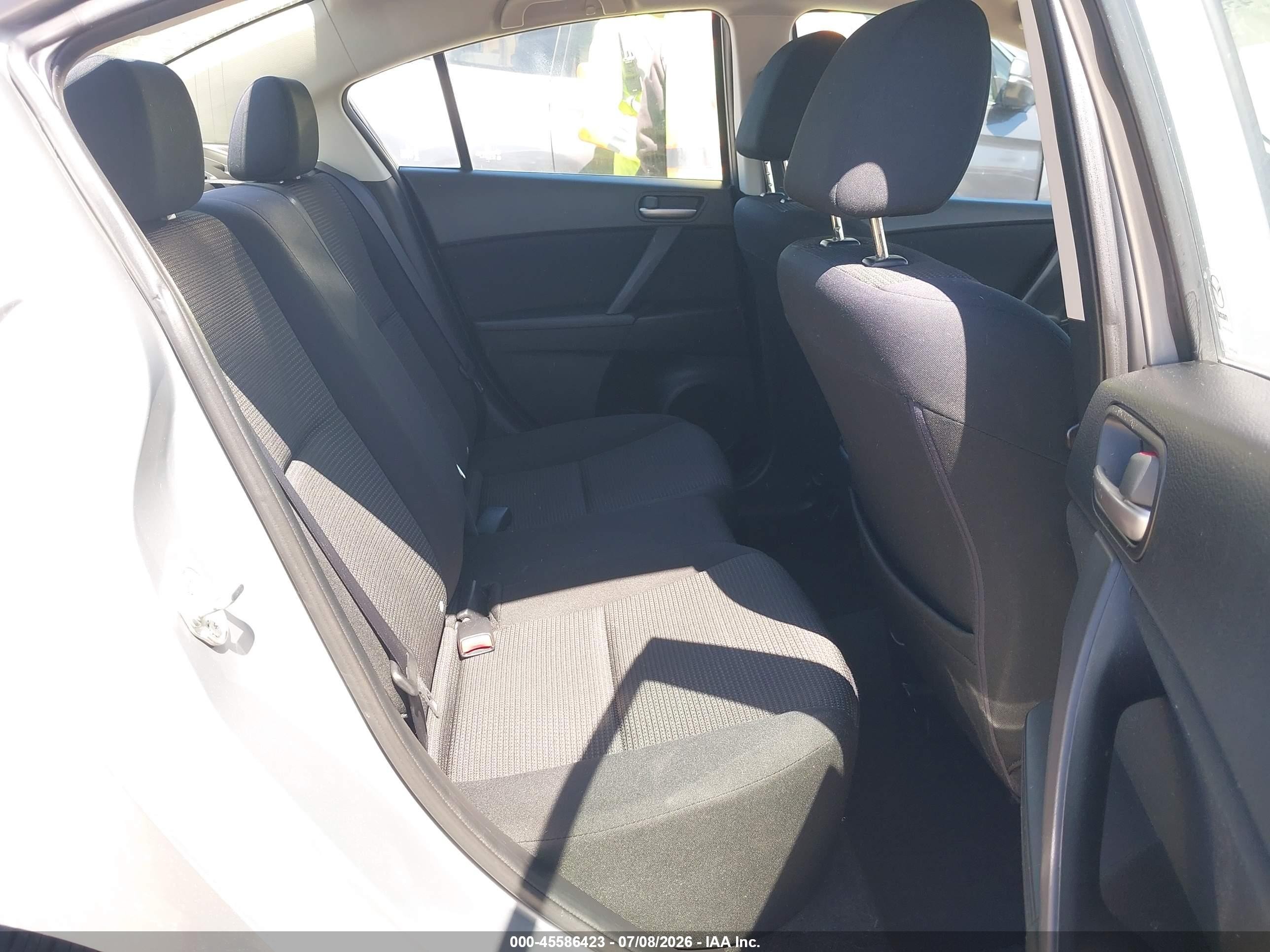 2013 Mazda Mazda3 I Sv Gray vin: JM1BL1TG4D1765999