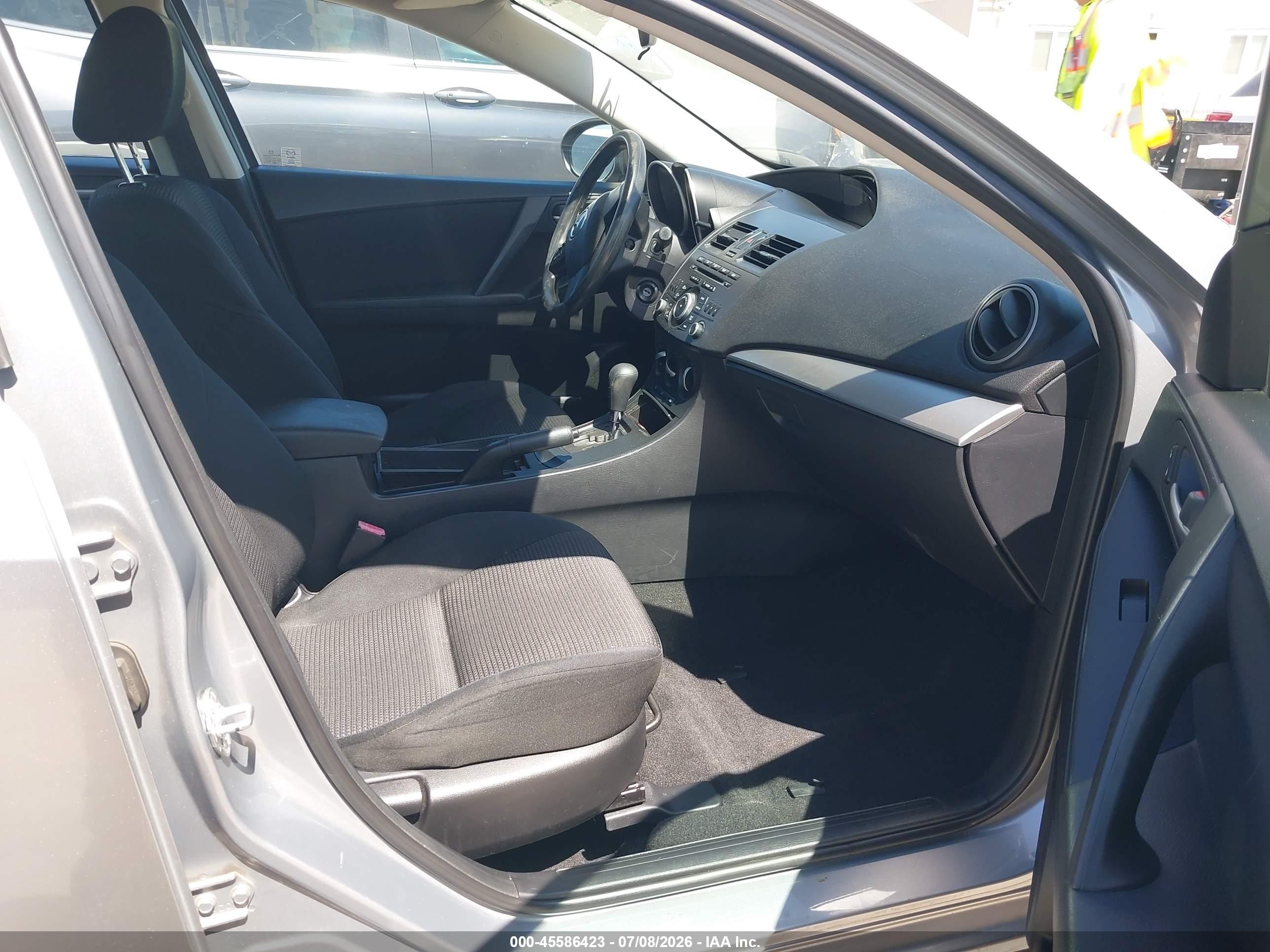 2013 Mazda Mazda3 I Sv Gray vin: JM1BL1TG4D1765999