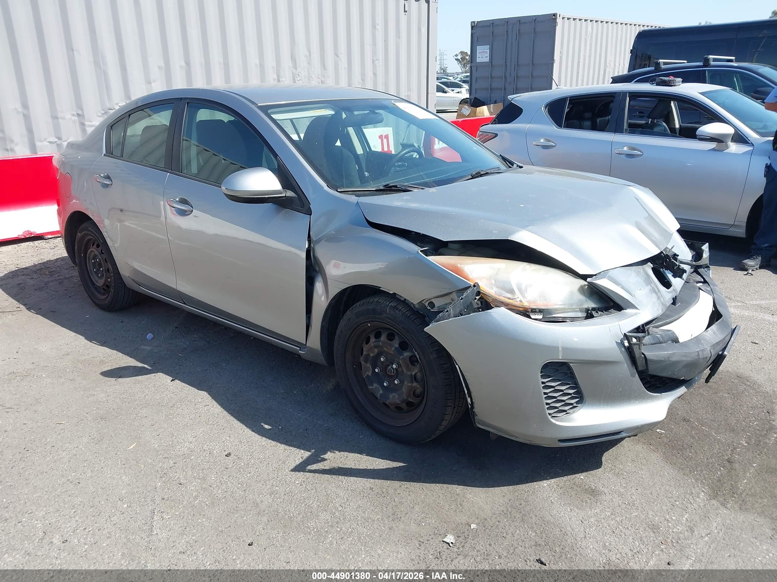 2013 Mazda Mazda3 I Sv Silver vin: JM1BL1TG4D1774718