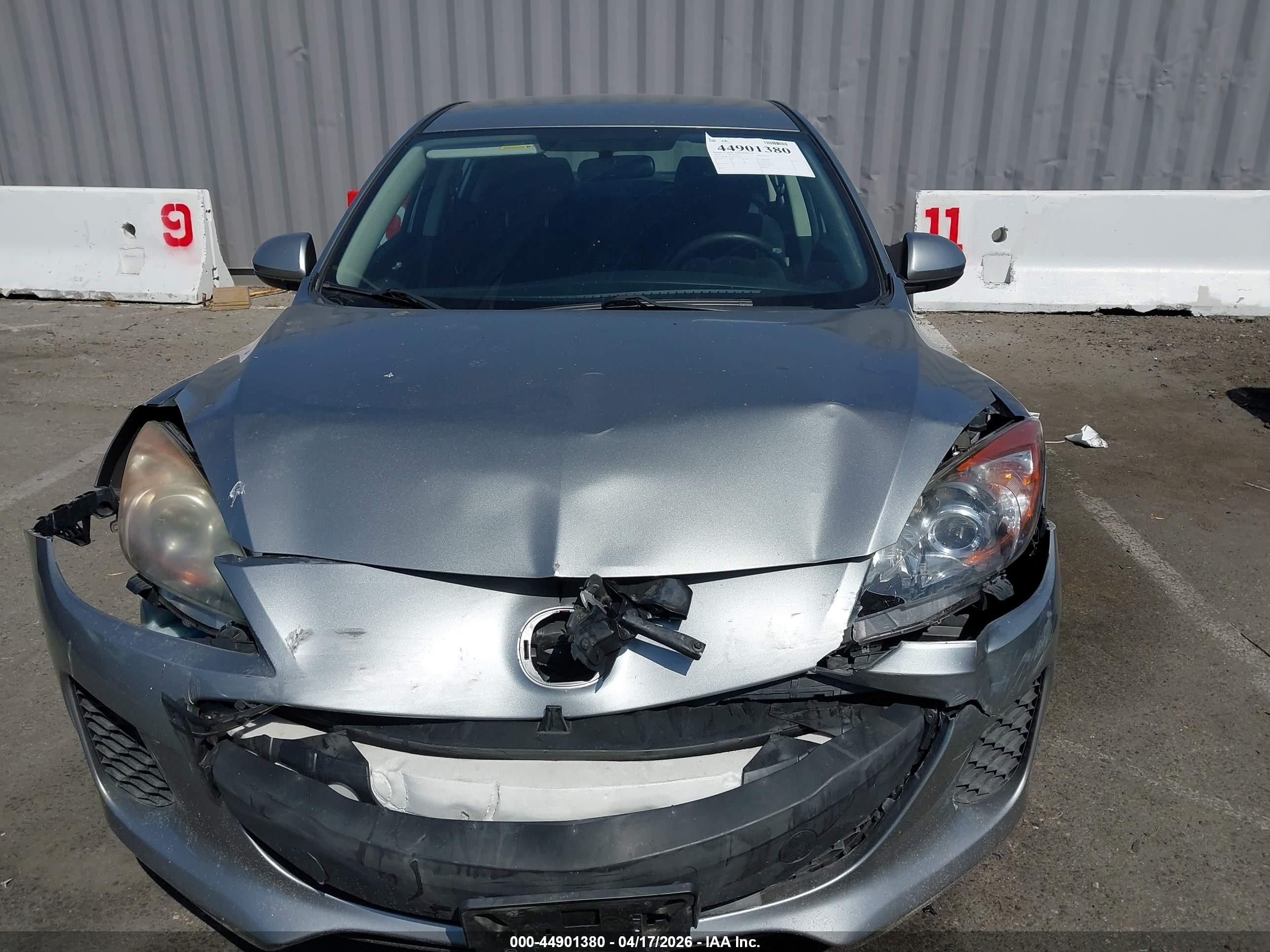 2013 Mazda Mazda3 I Sv Silver vin: JM1BL1TG4D1774718