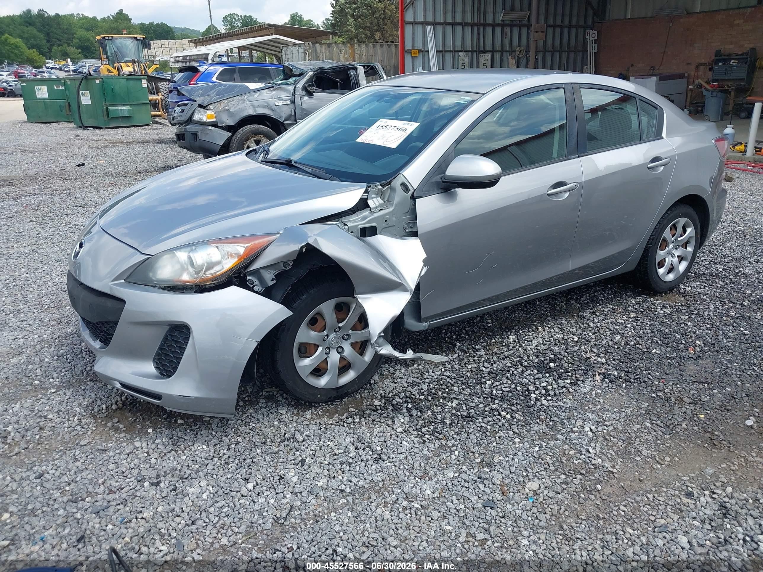 2013 Mazda Mazda3 I Sv Серебряный vin: JM1BL1TG4D1840443