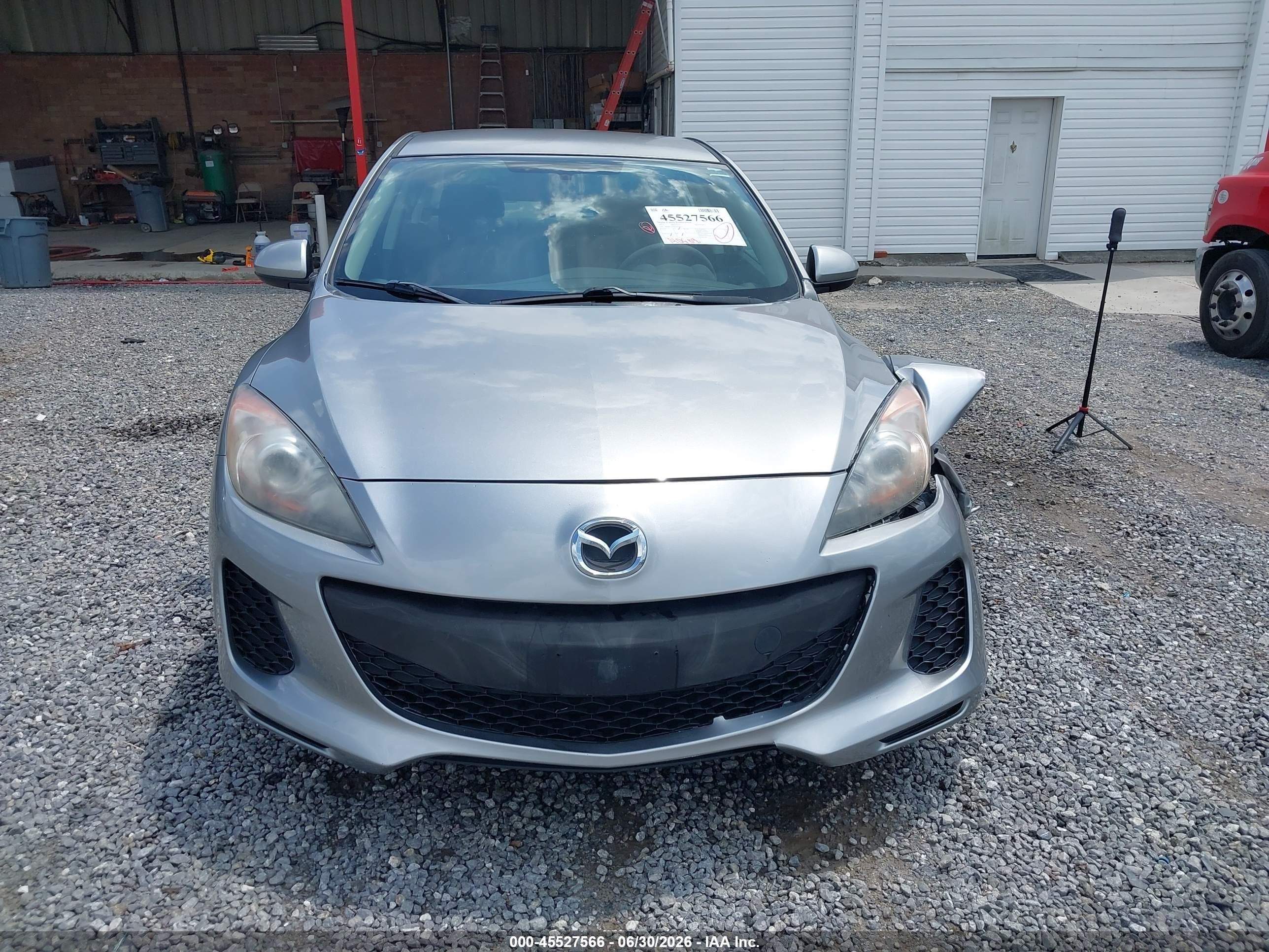 2013 Mazda Mazda3 I Sv Серебряный vin: JM1BL1TG4D1840443