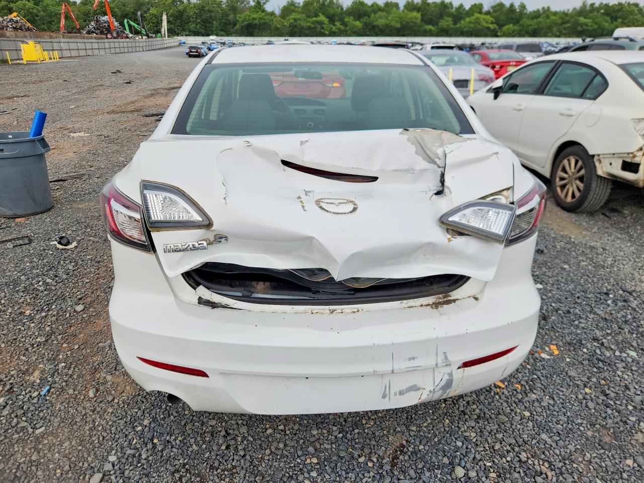 2013 Mazda 3 I Белый vin: JM1BL1TG4D1845805