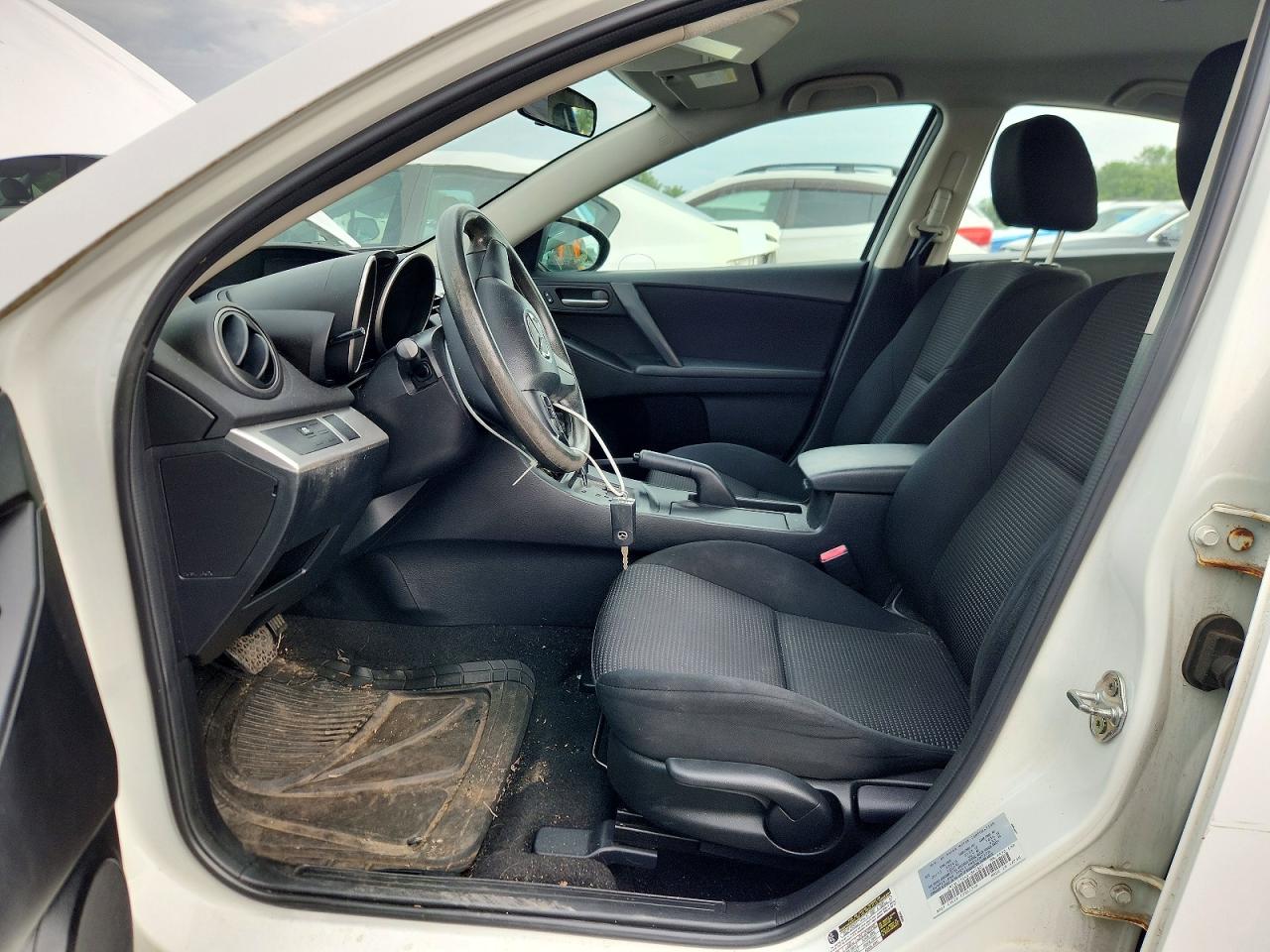2013 Mazda 3 I Белый vin: JM1BL1TG4D1845805